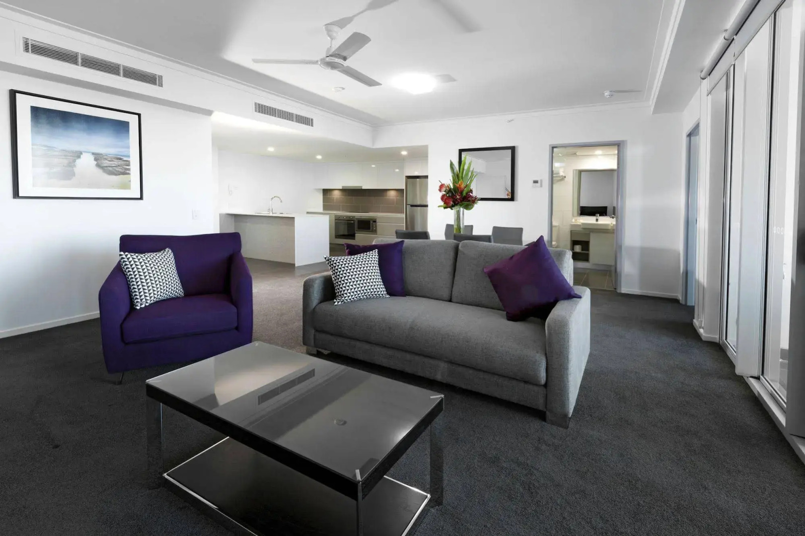 H on Mitchell Apartment Hotel