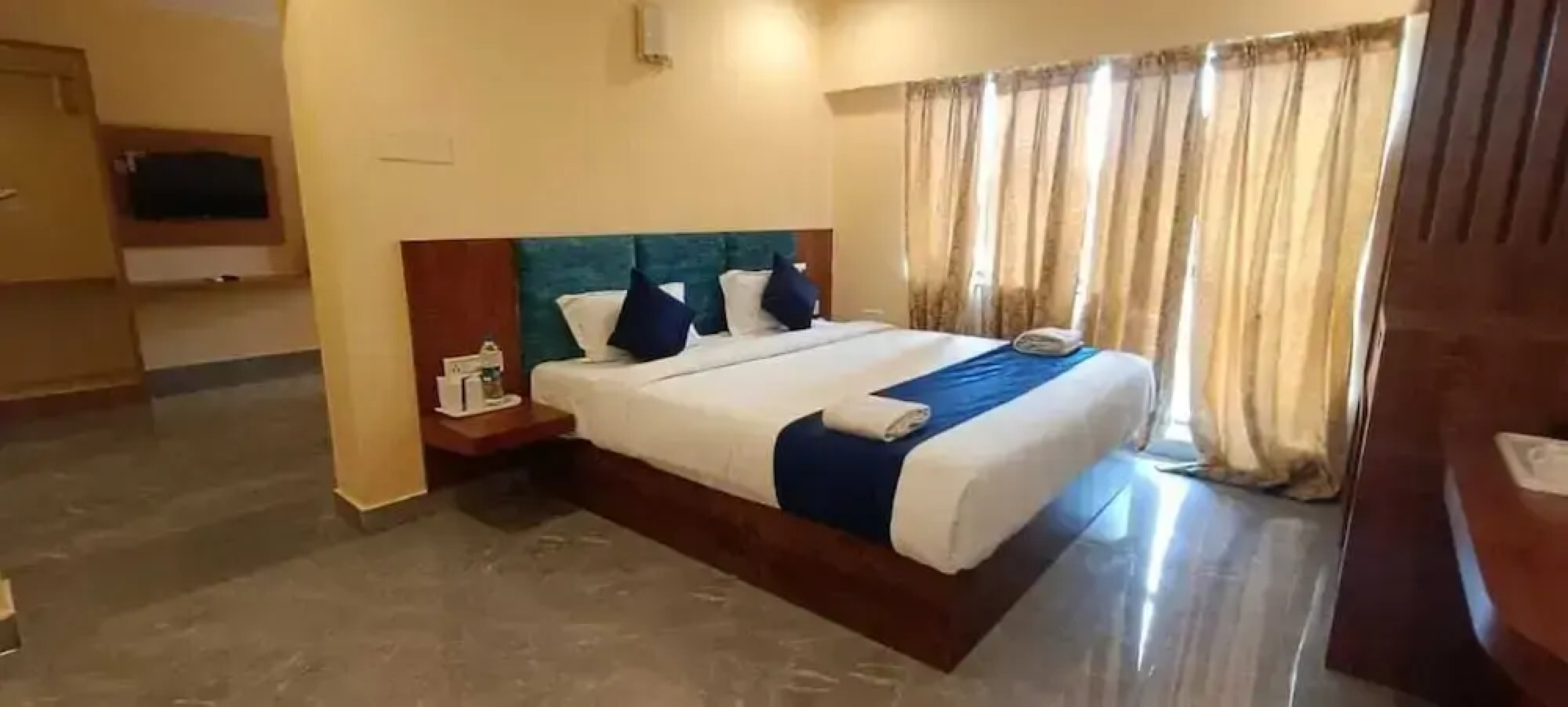 Hotel Sagar Tarang (Berries Group)