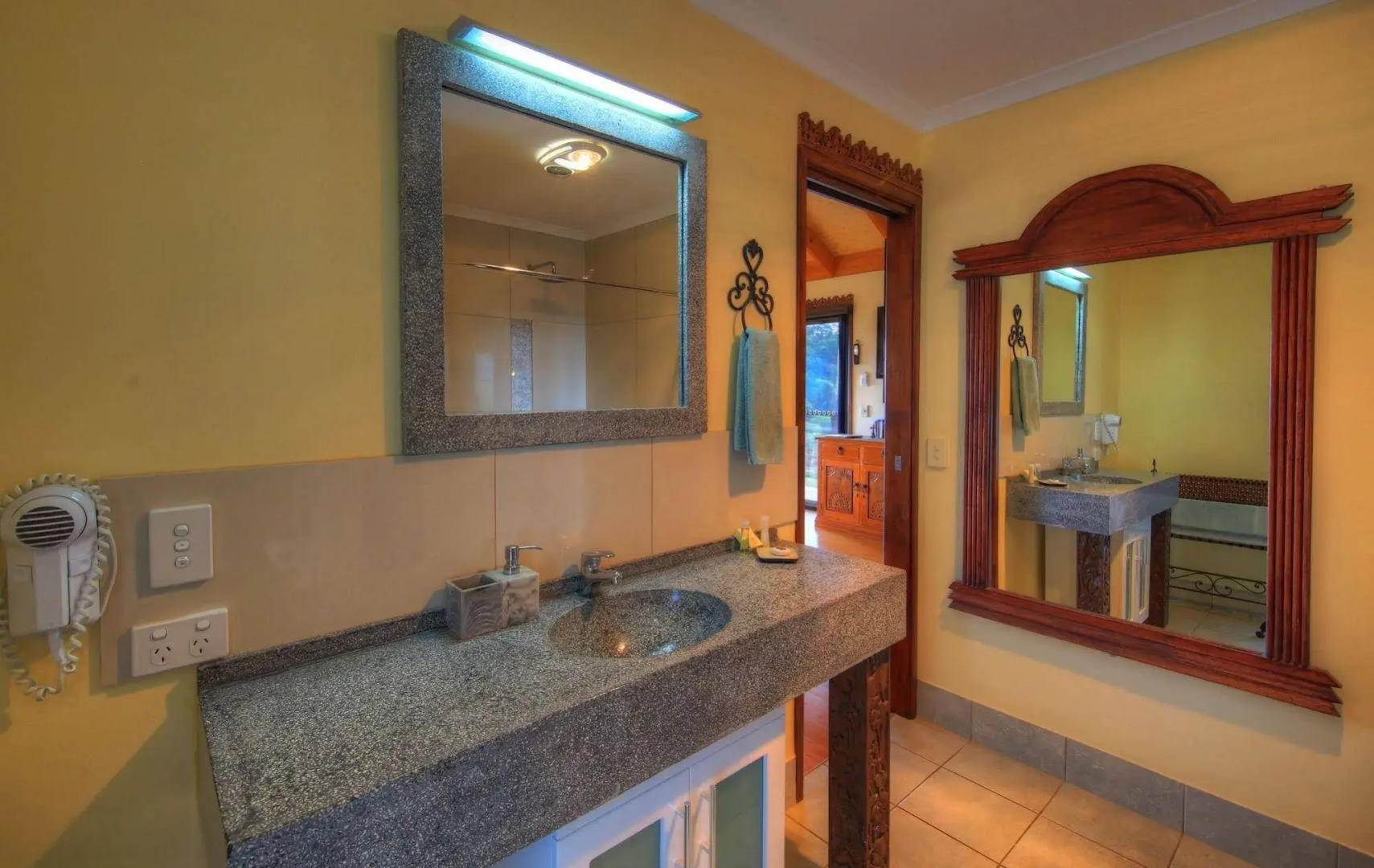 Maleny Tropical Retreat Balinese B&B