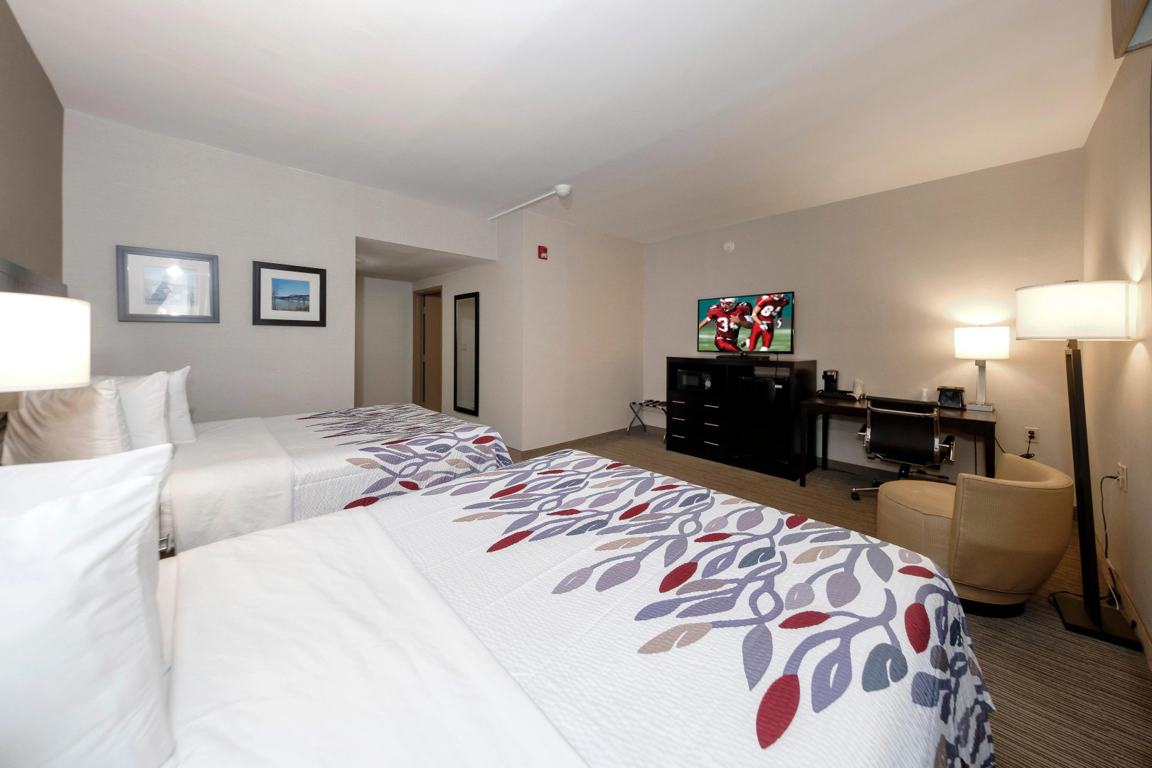 Red Roof Inn & Suites Newburgh – Stewart Airport/ West Point