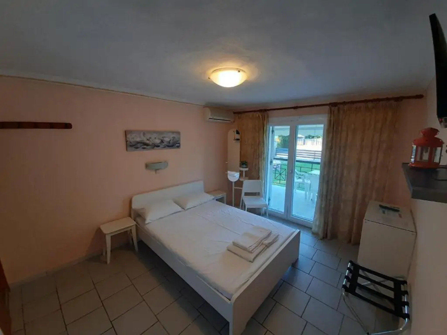 Theramvos Studios By Thomas