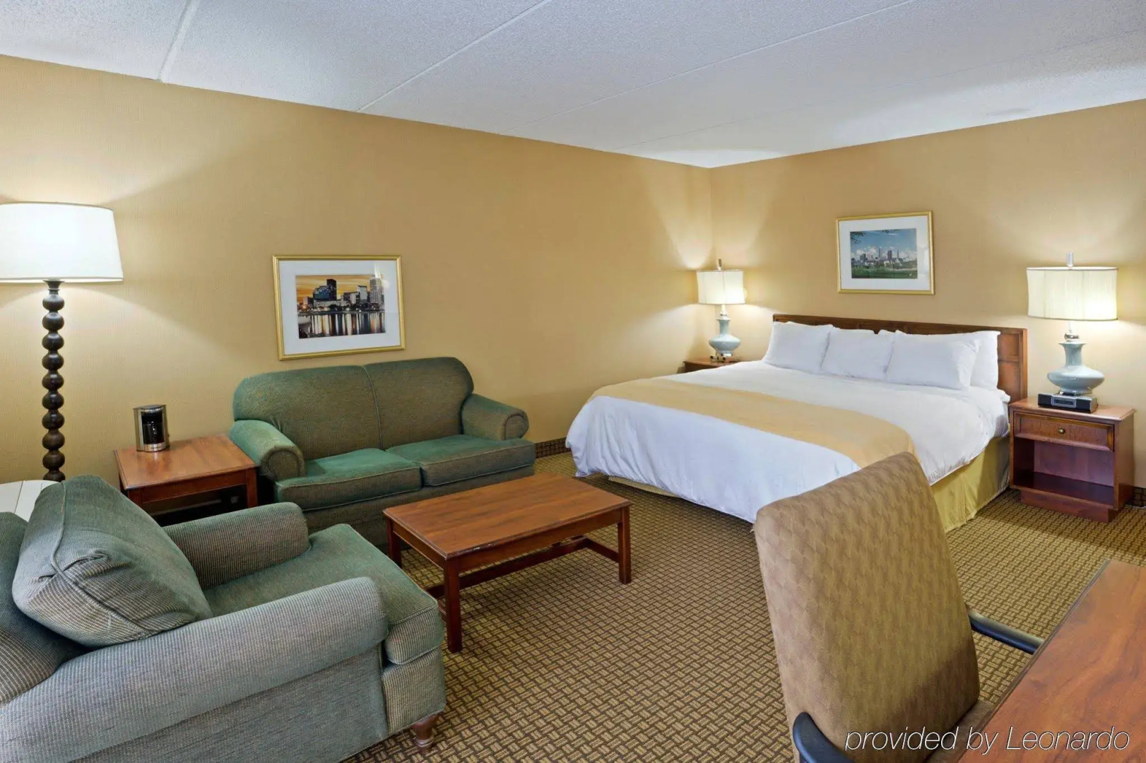 Отель RL Cleveland Airport West