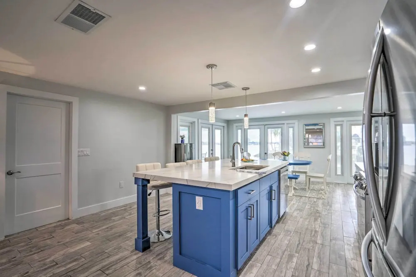 Waterfront Matlacha Home w/ Hot Tub & Grill!