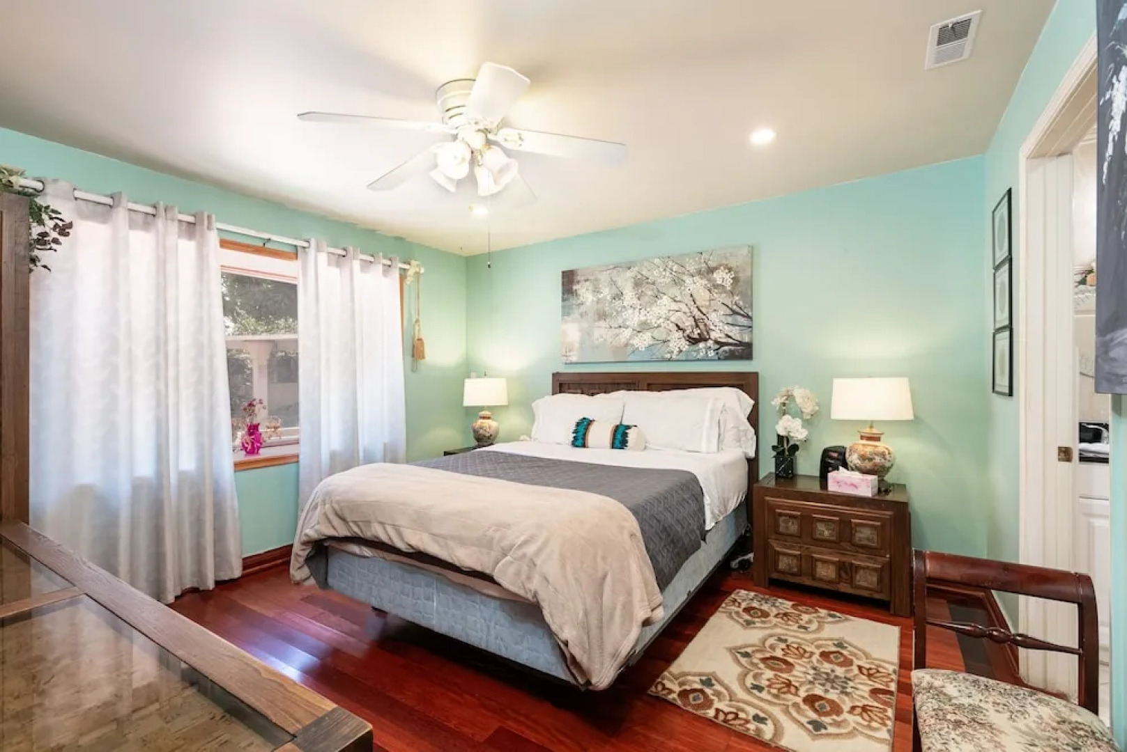 Tranquil Torrance - 1 Mile To Redondo Beach 4 Bedroom Home