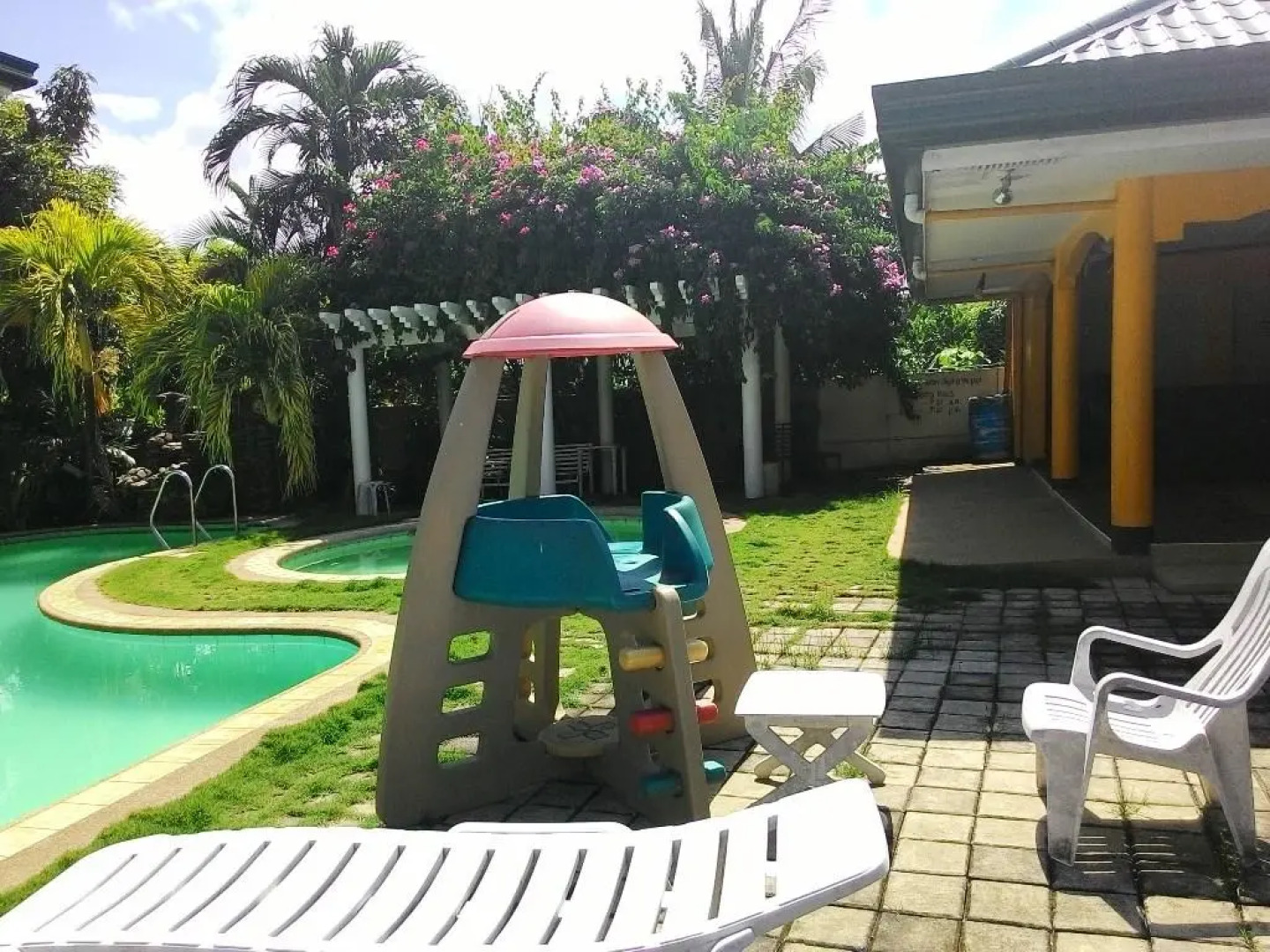 Marvin's Seaside Inn