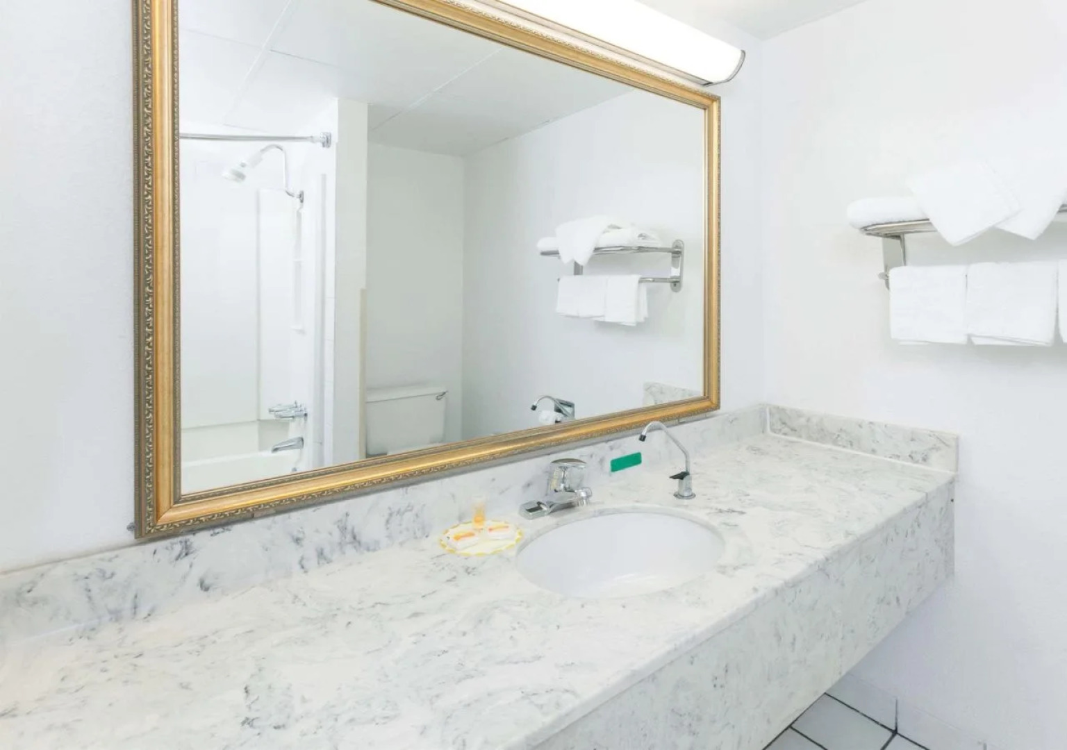 Days Inn by Wyndham Shawnee