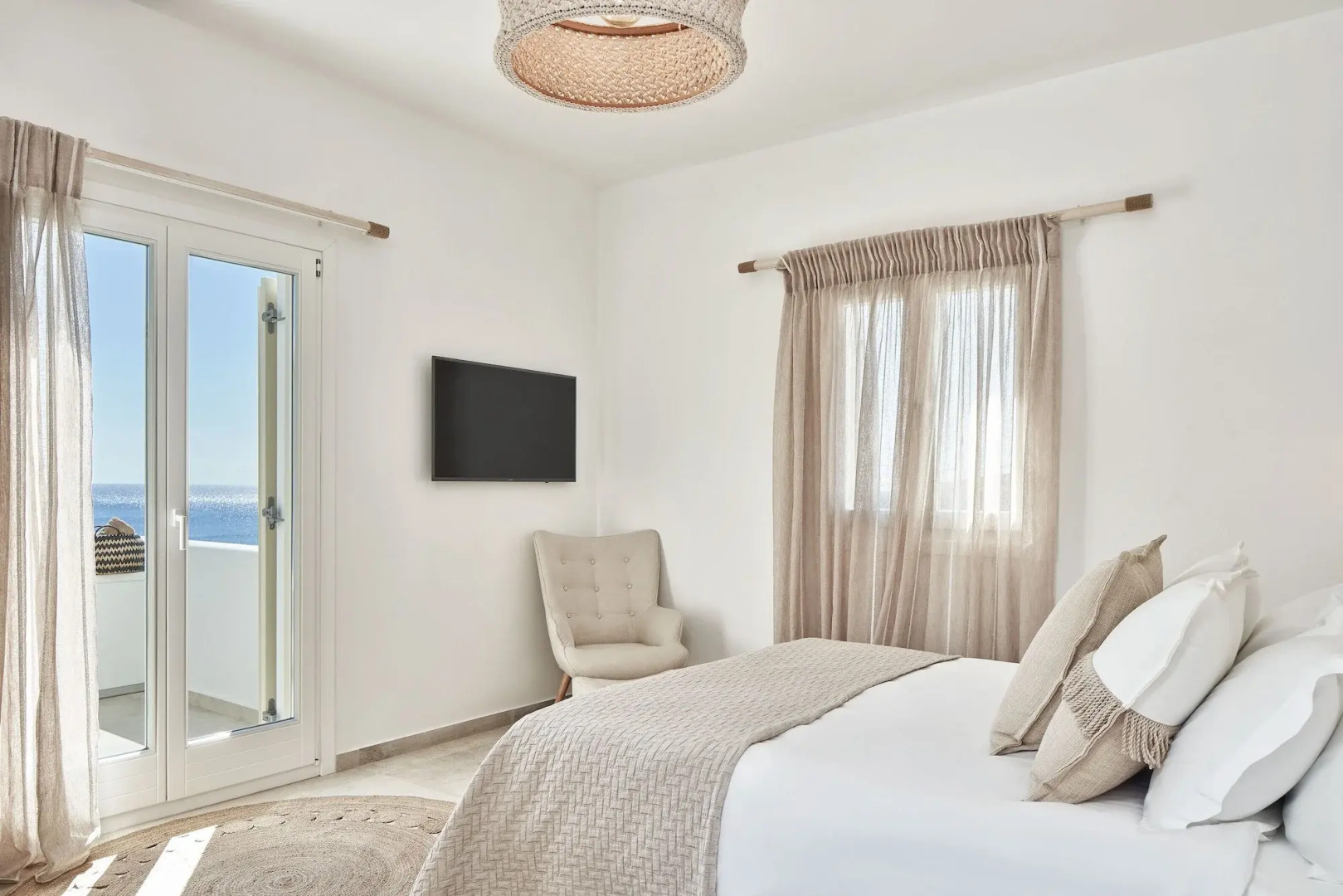 Volcano Luxury Suites Milos - Adults Only