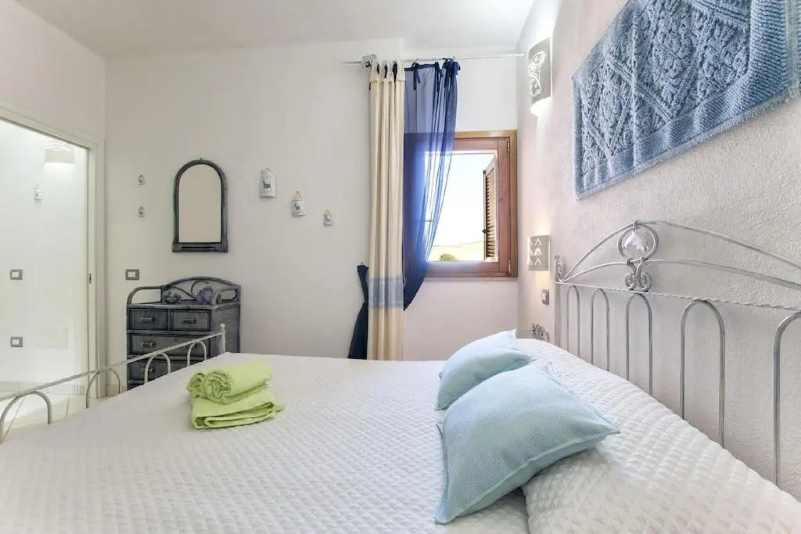 Torre dei Corsari vista mare con terrazza spiaggia sotto casa per 5 persone