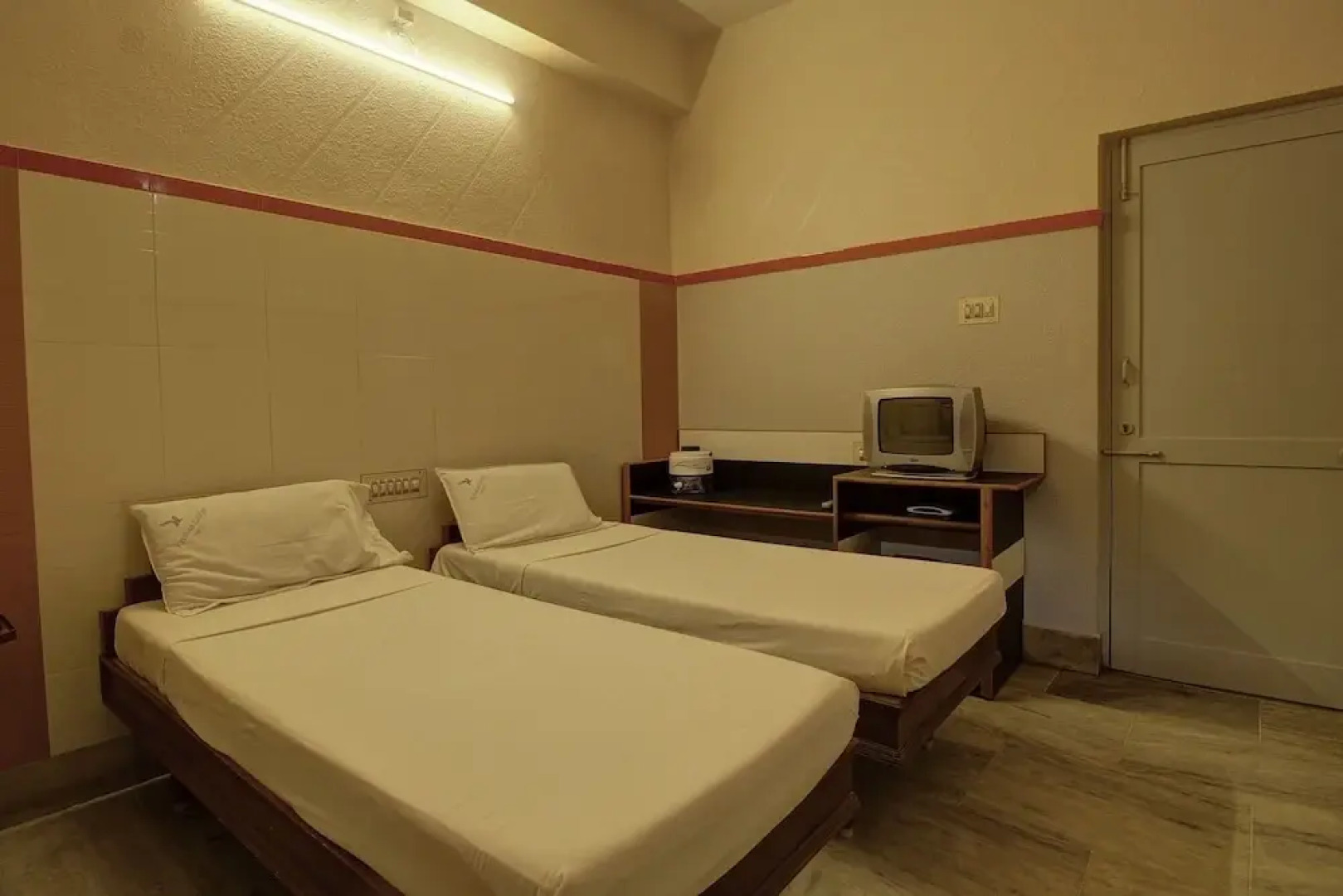 Vasantham Inn By OYO Rooms