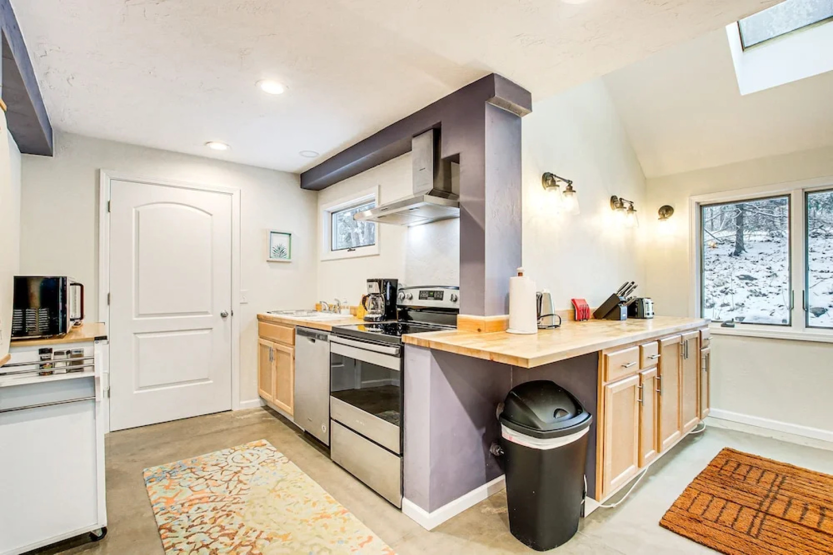 Home w/ Fireplace < 1 Mi to Peninsula State Park!