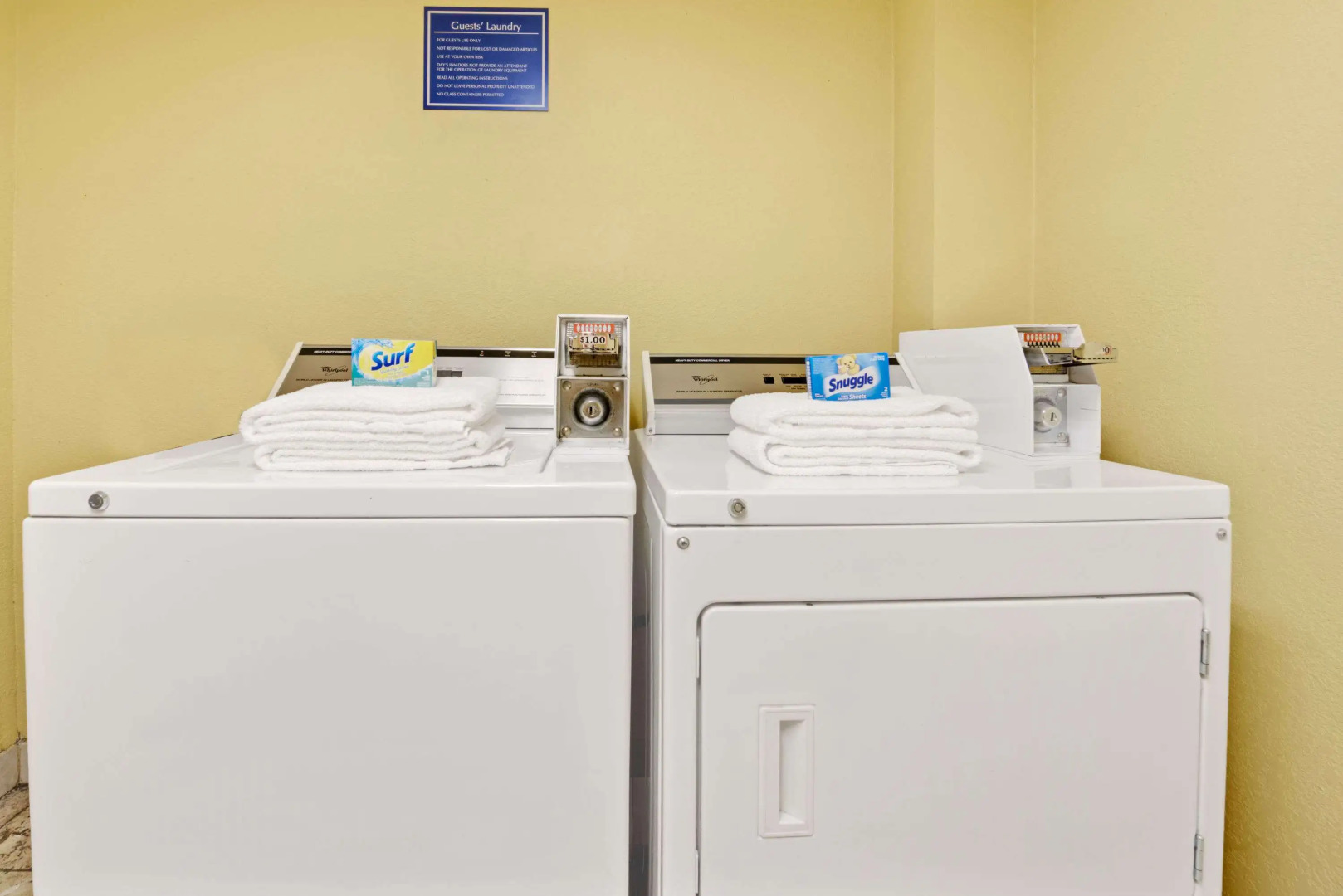 Days Inn & Suites by Wyndham DeSoto