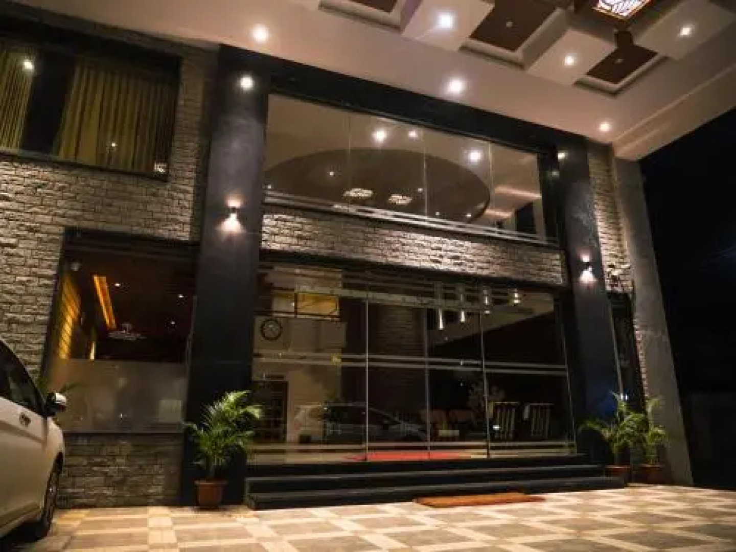 Church View Suites - A Bergamont Group of Hotels