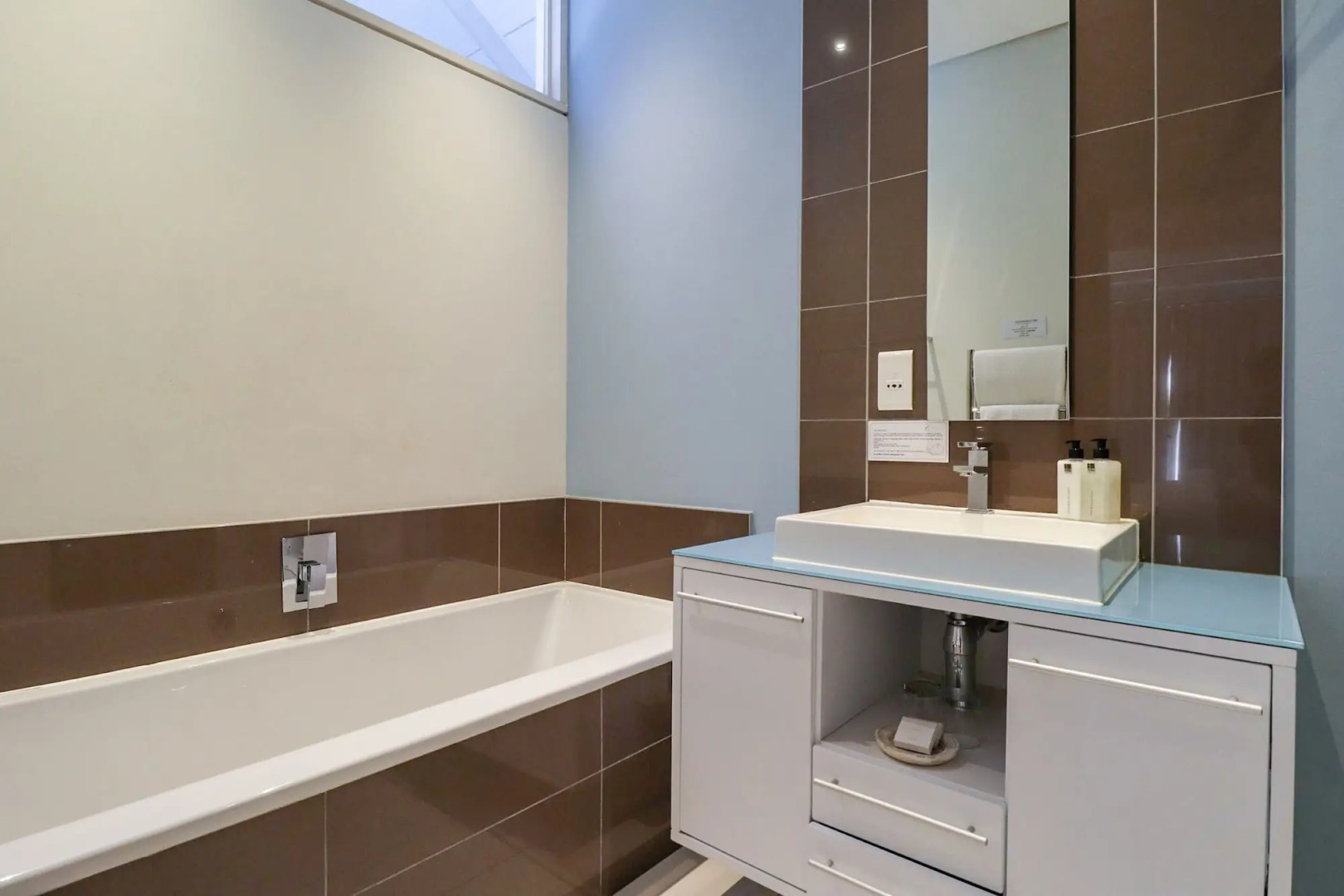 Отель Whale Coast All-Suite-Hotel