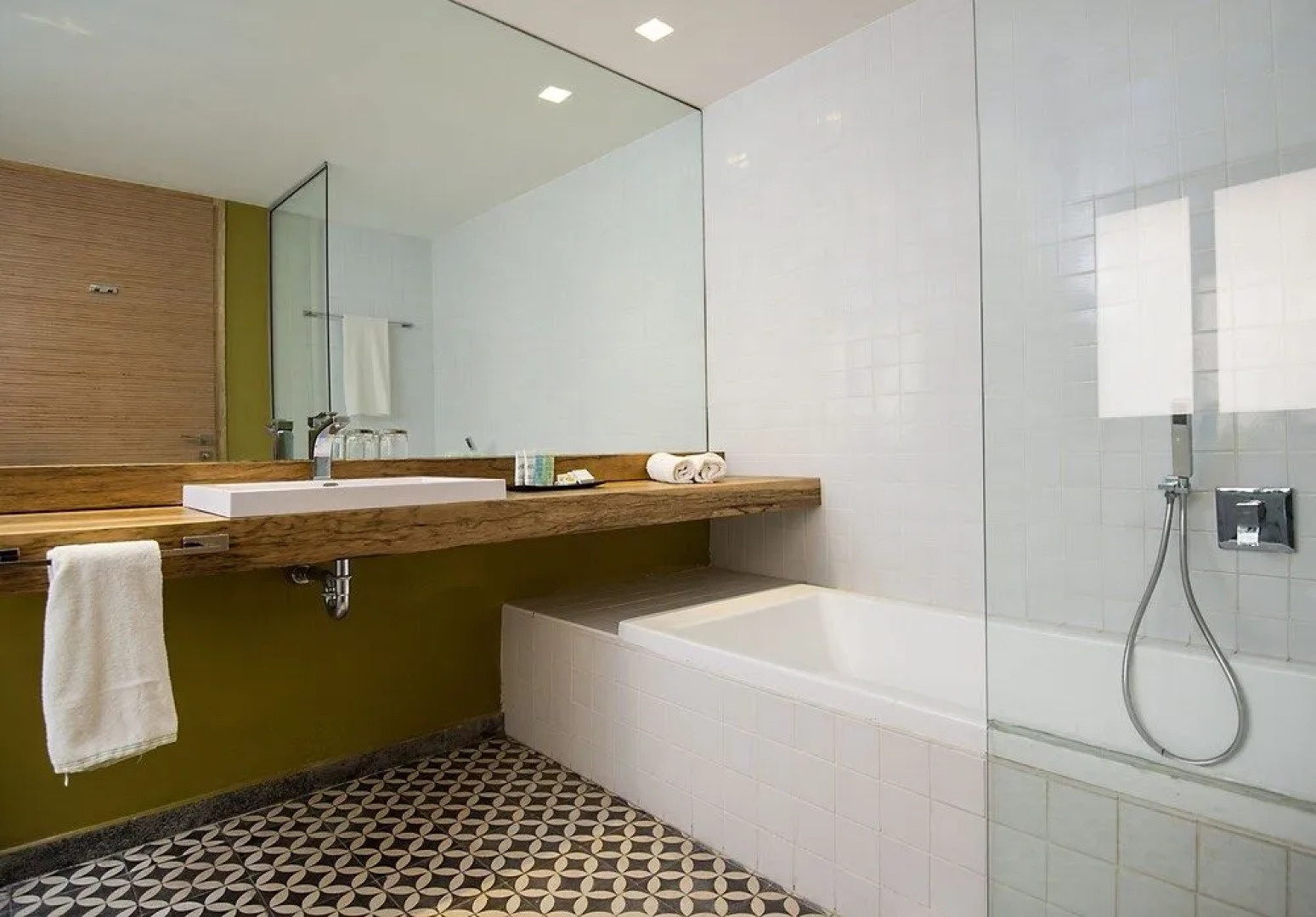 Sea life Nahariya BY Jacob Hotels