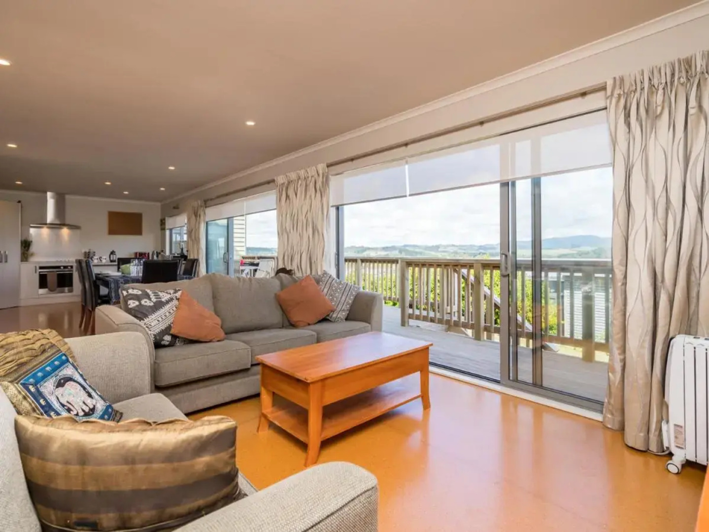 Driftwood Views - Mangawhai Heads Holiday Home