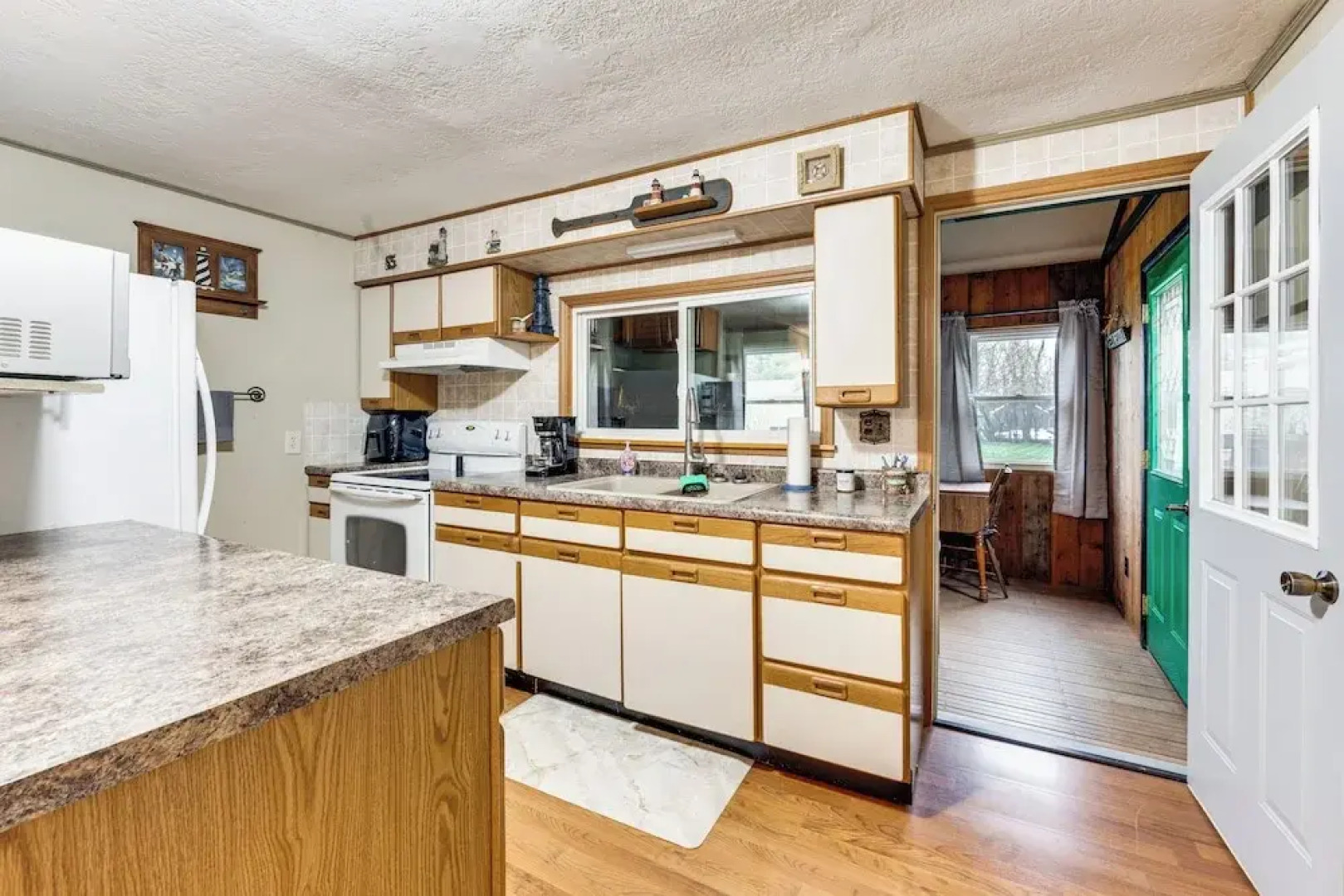 Charming Spirit Lake Home - 6 Mi to Arnolds Park!