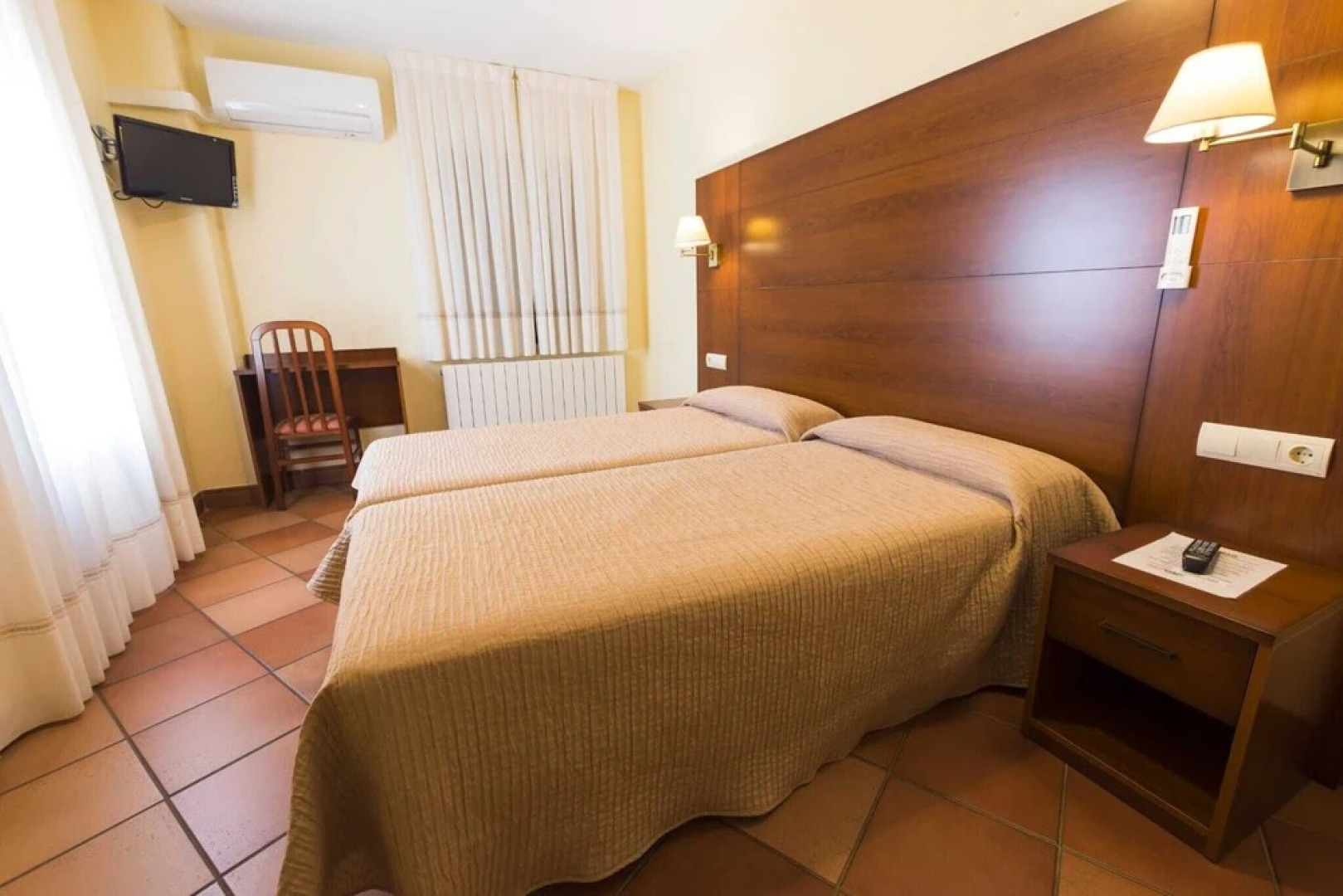 Hostal Restaurante Santa Cruz