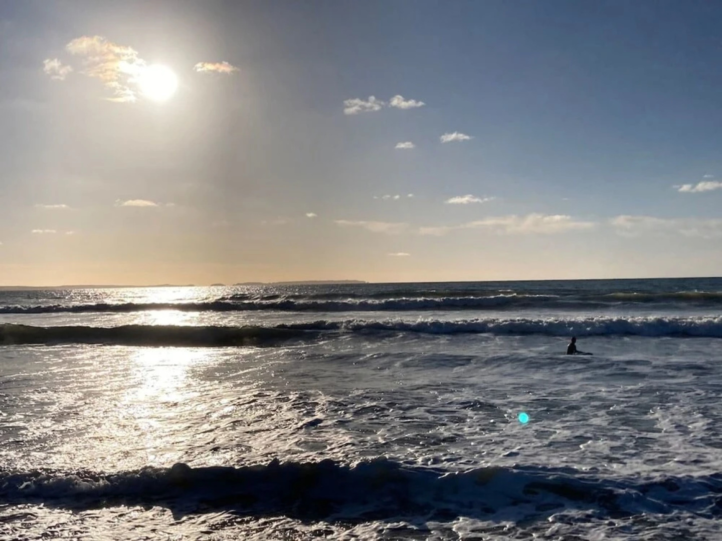 Stunning Renovated & Spacious 2 BR - 100m to Beach