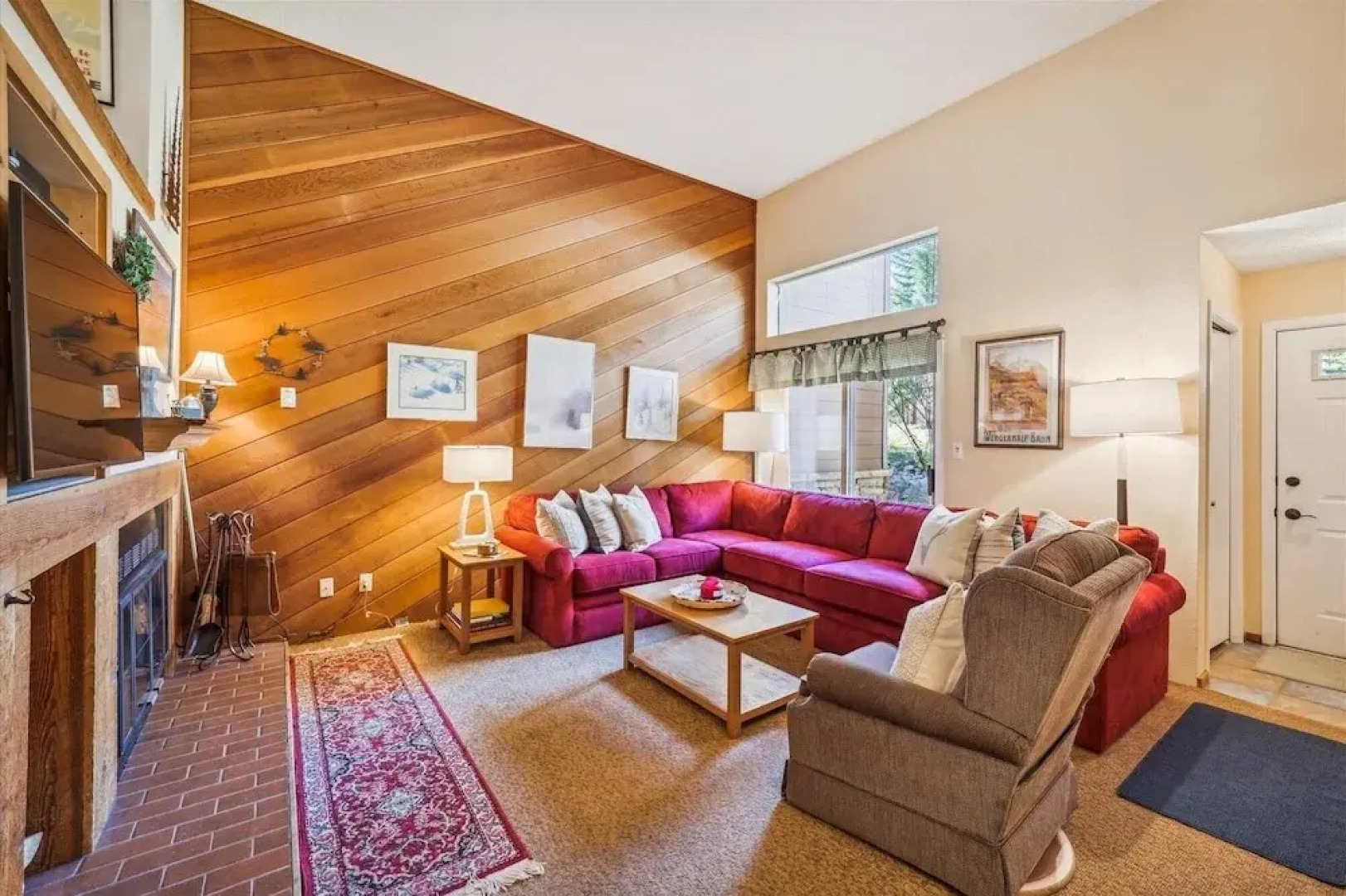 Winterpoint 20 2 Bedroom Townhouse by RedAwning