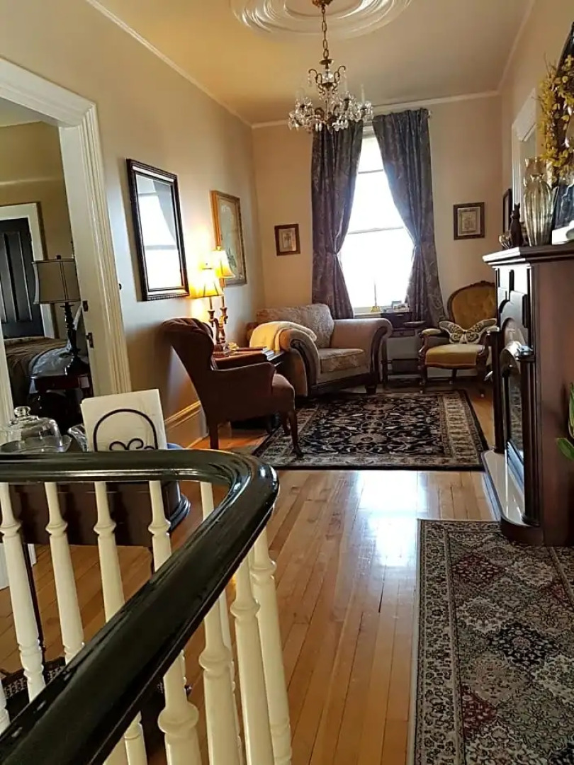 Quartermain House Bed & Breakfast