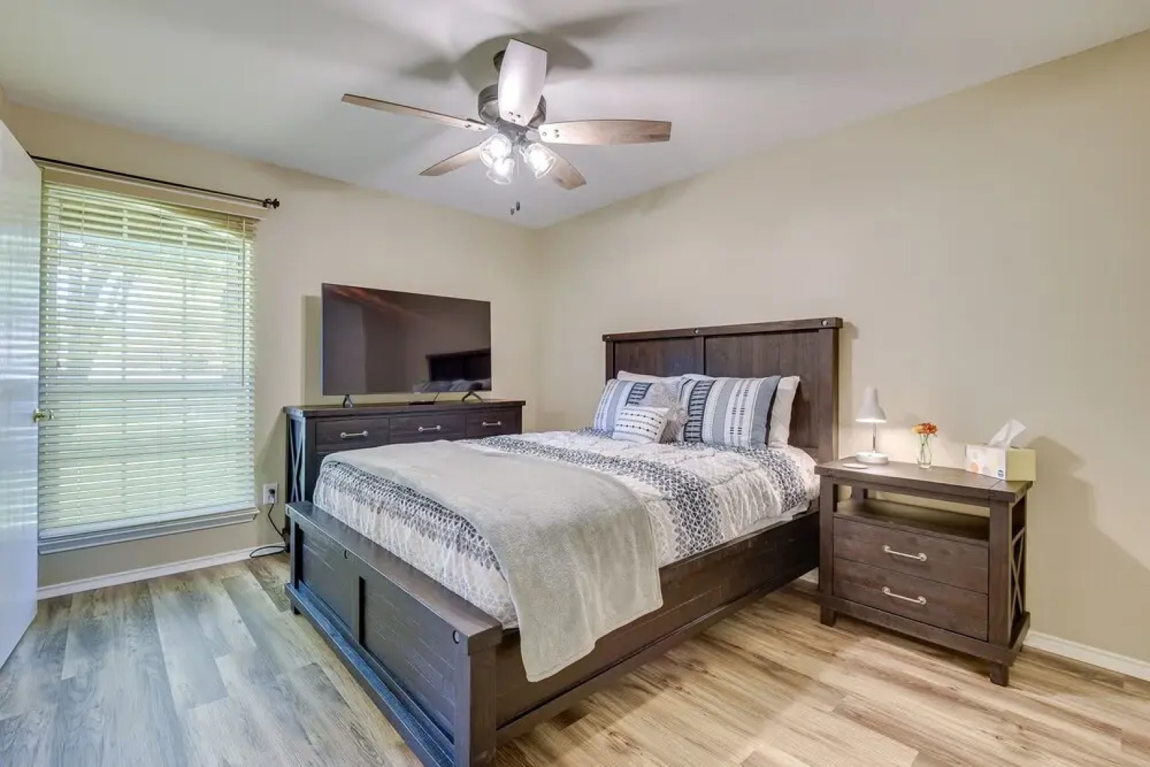 Walk to Water: Cozy Eagle Mountain Lake Home