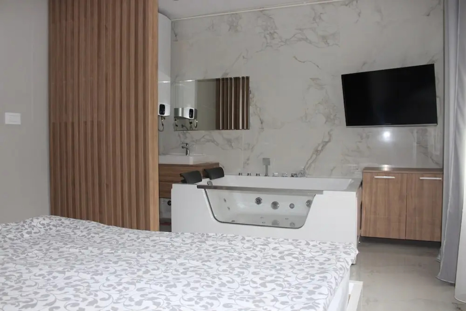 Home Living Apartments