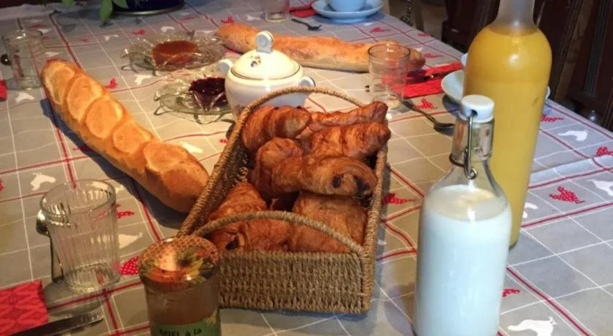 Aux Caprices des Dieux