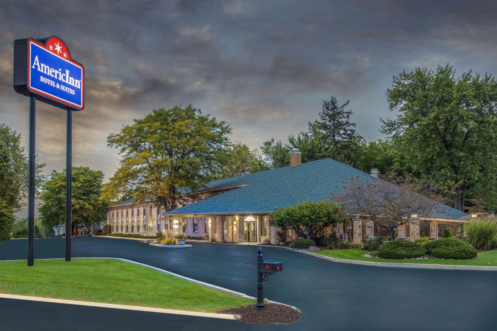 AmericInn by Wyndham Delafield-Waukesha-Milwaukee
