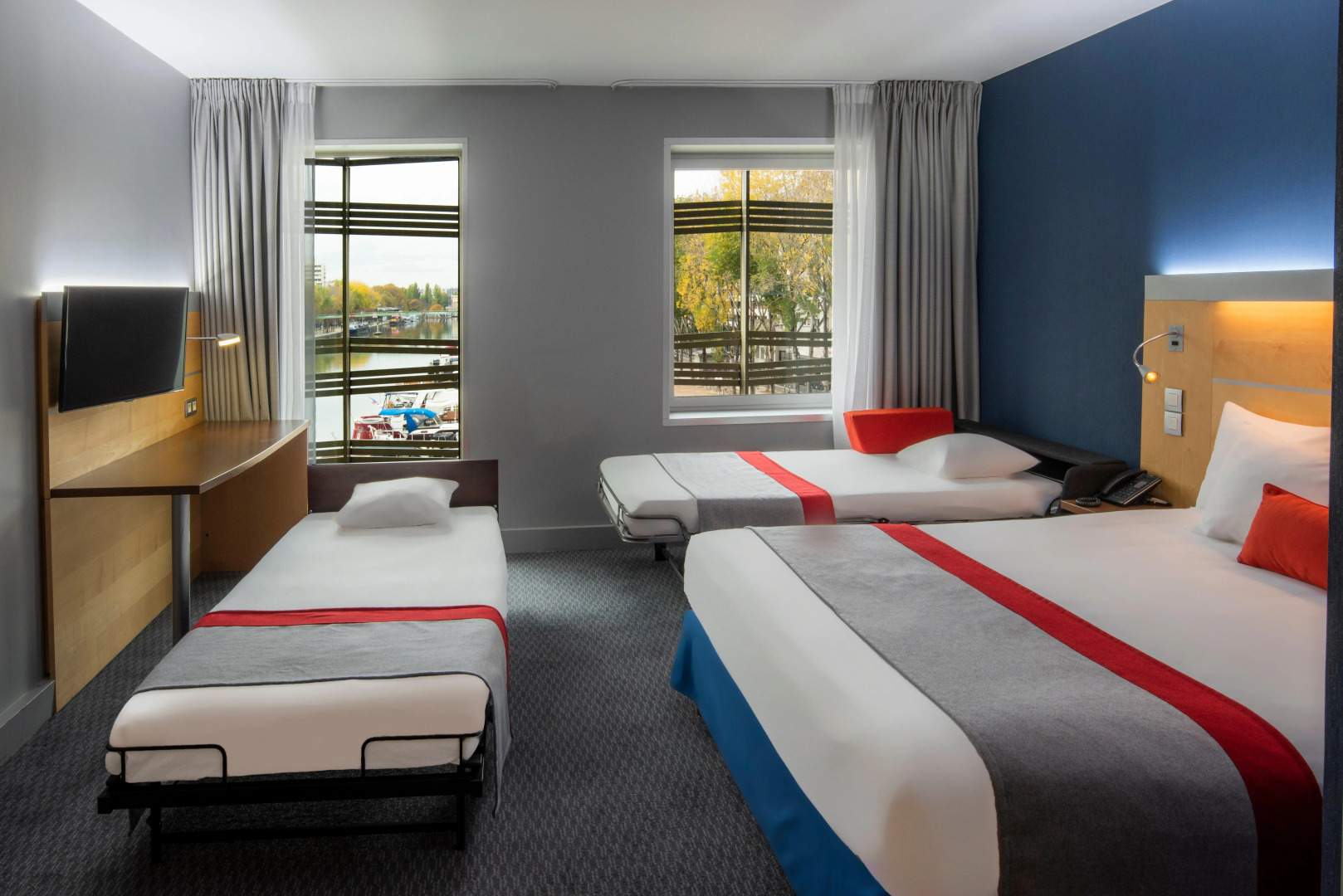 Holiday Inn Express Paris-Canal de la Villette by IHG