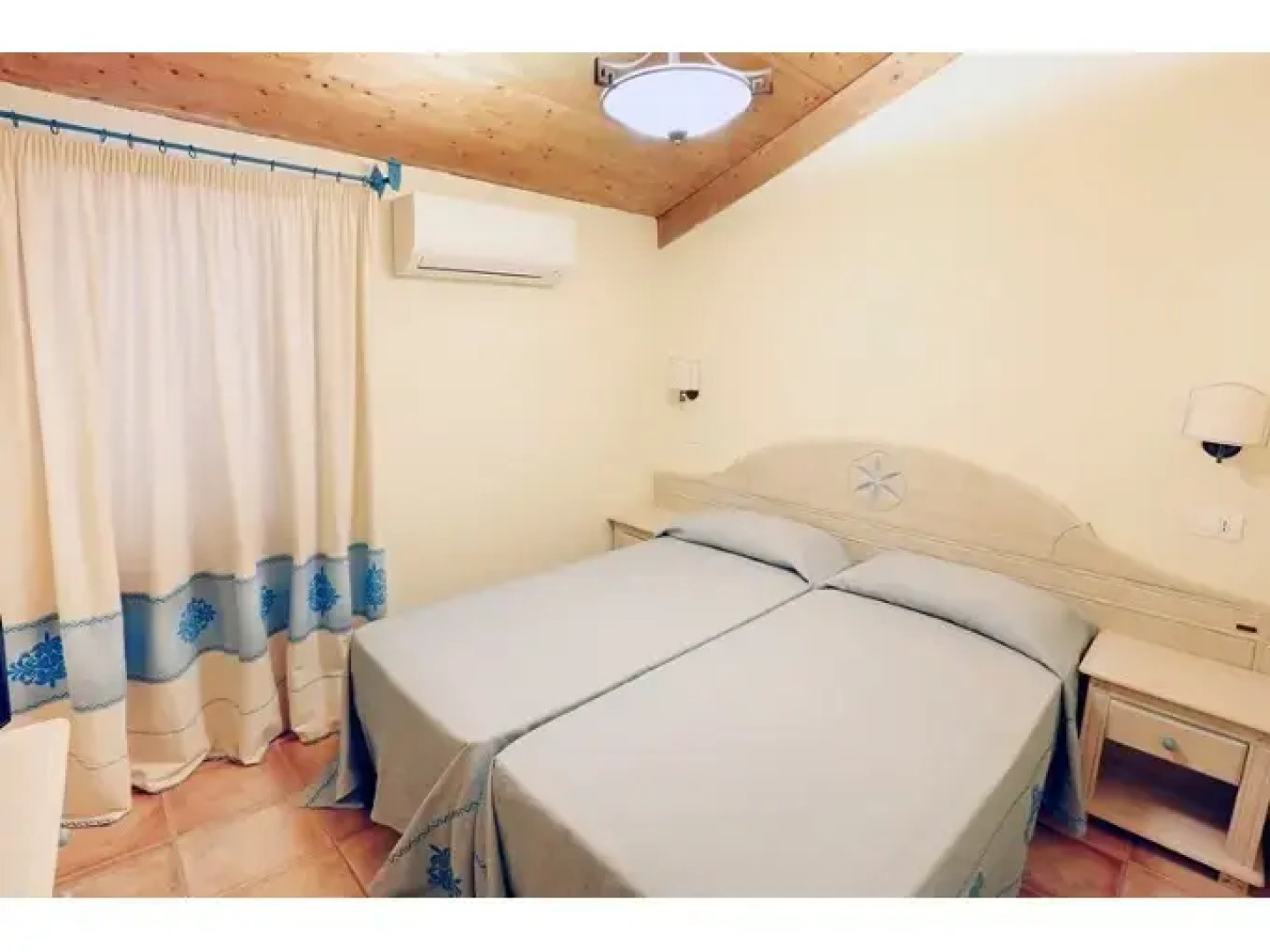 Marina Rey Beach Resort