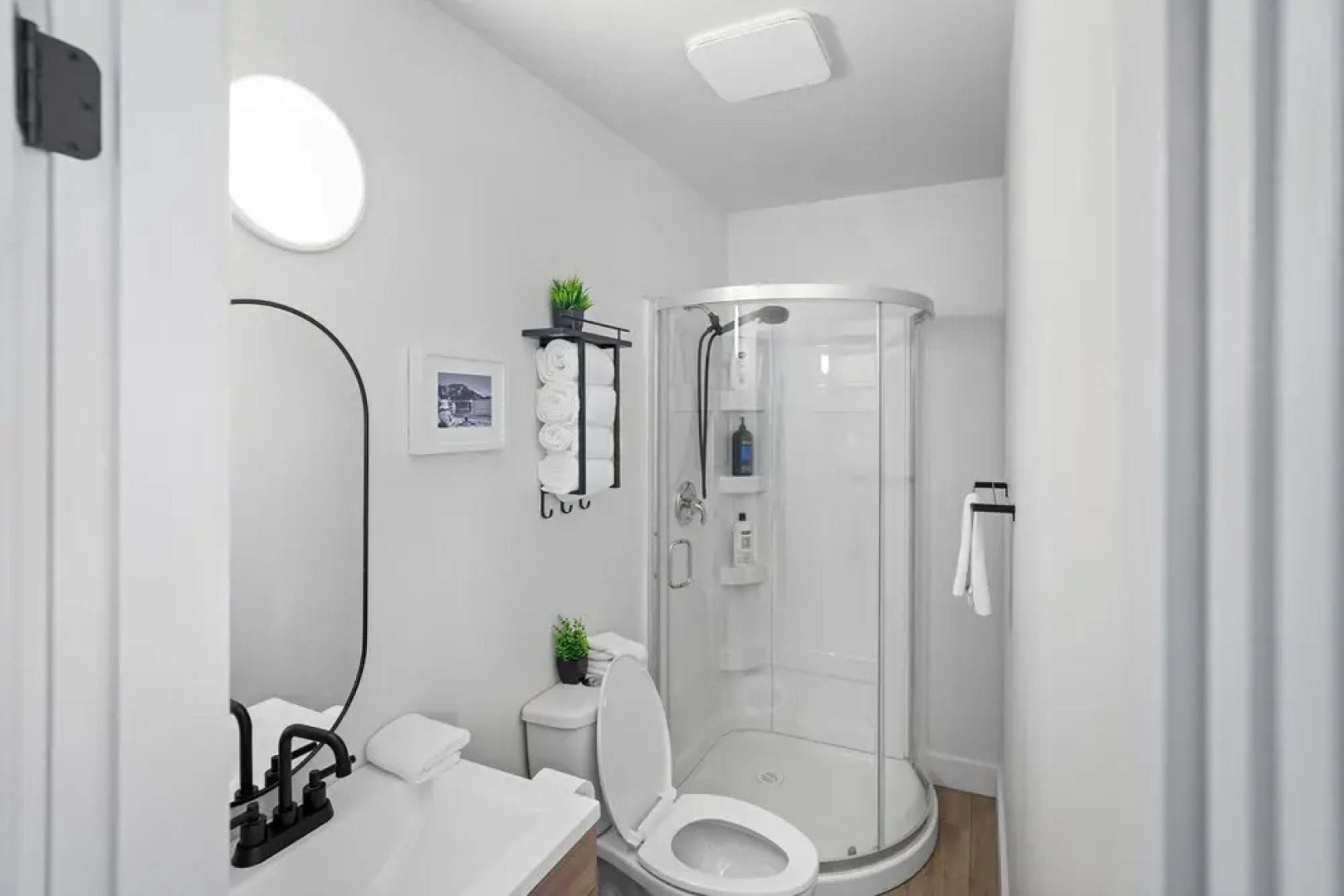 Riverside by Cowichan Lake Cottages