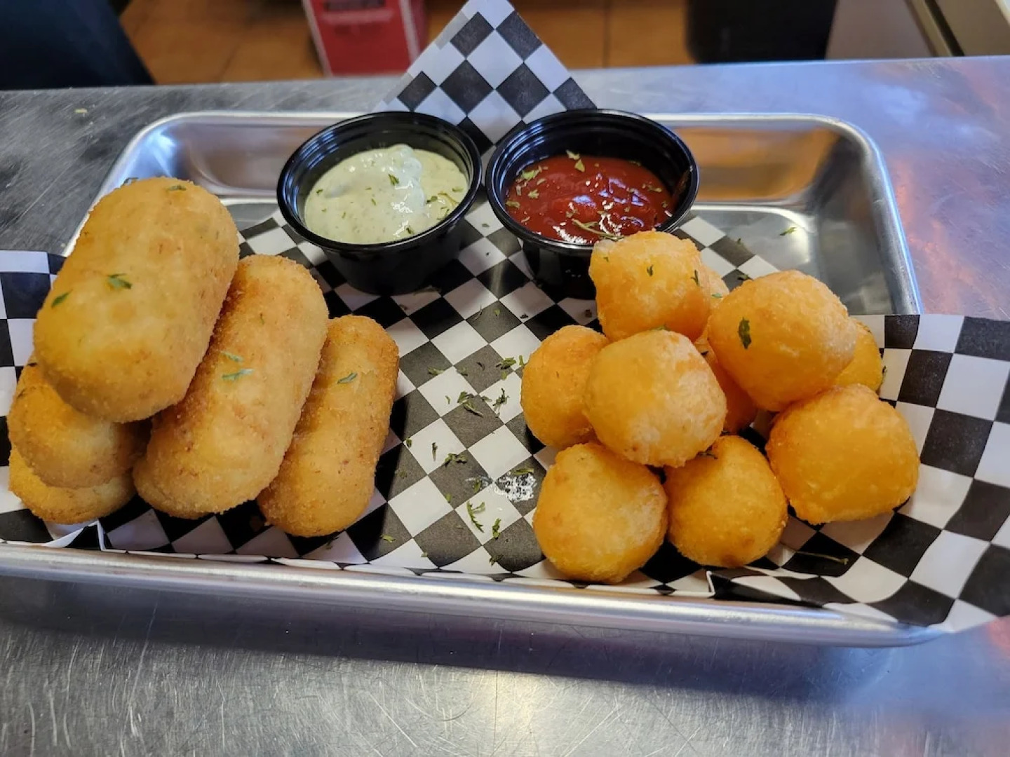 Luichy's Seaside Hotel