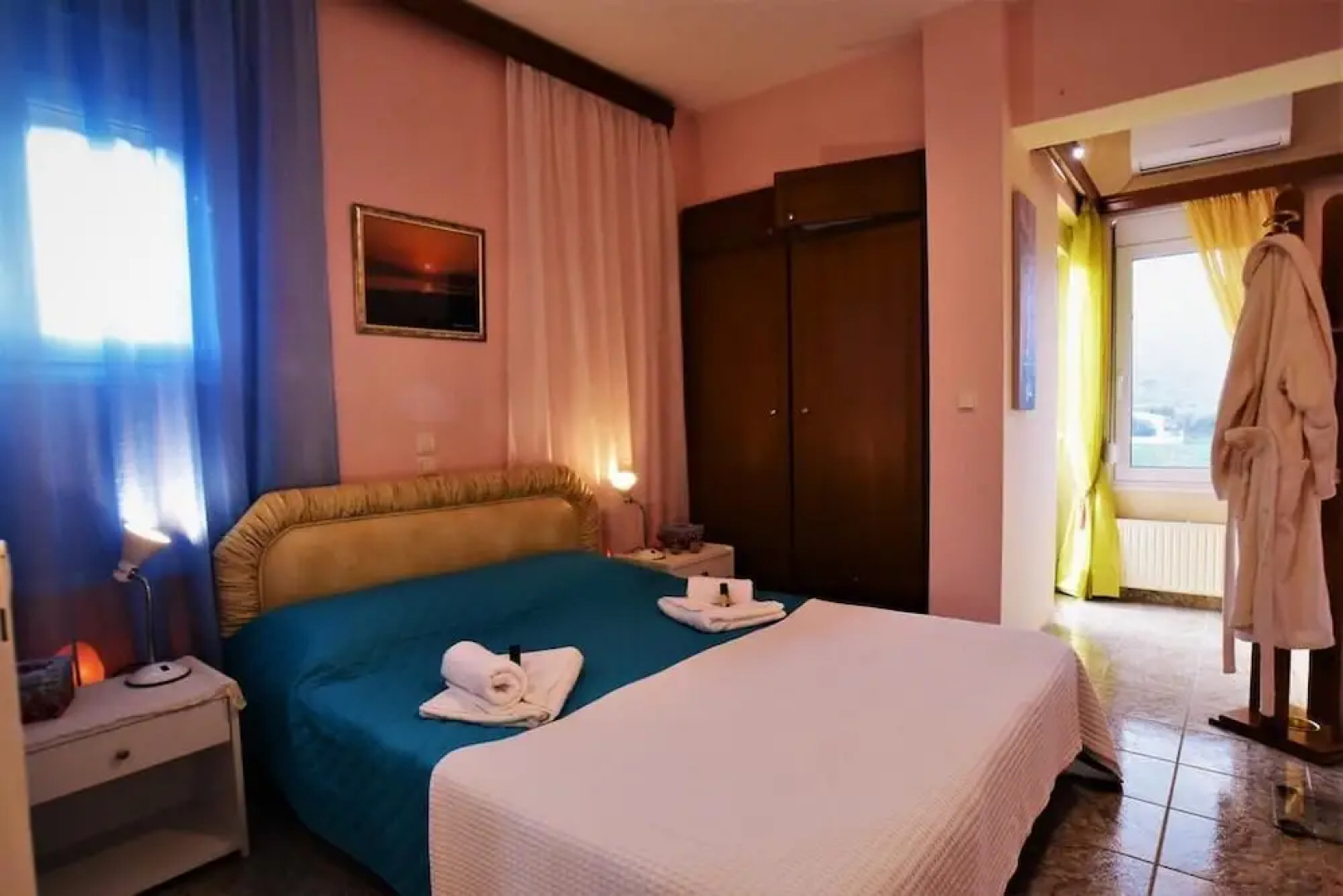 Valenti Holiday House