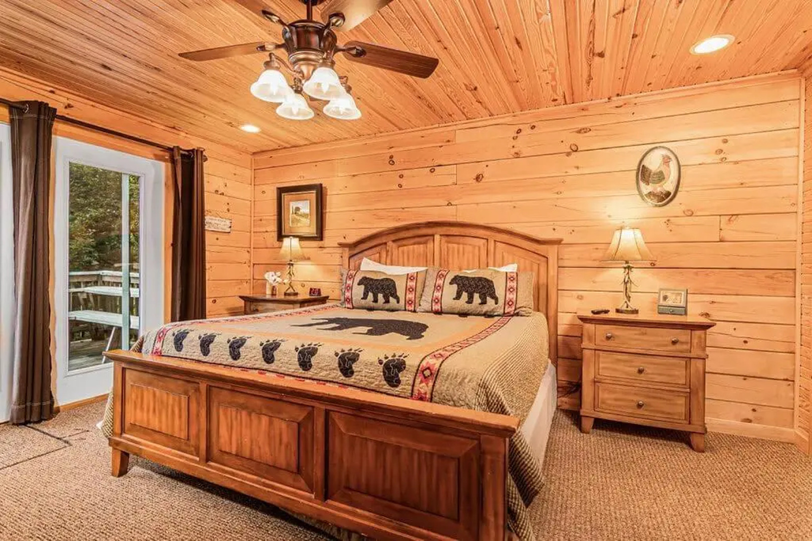 Luxury 2700 Sq Ft Log Cabin Private Hot Tub Game room Pool Table Best View