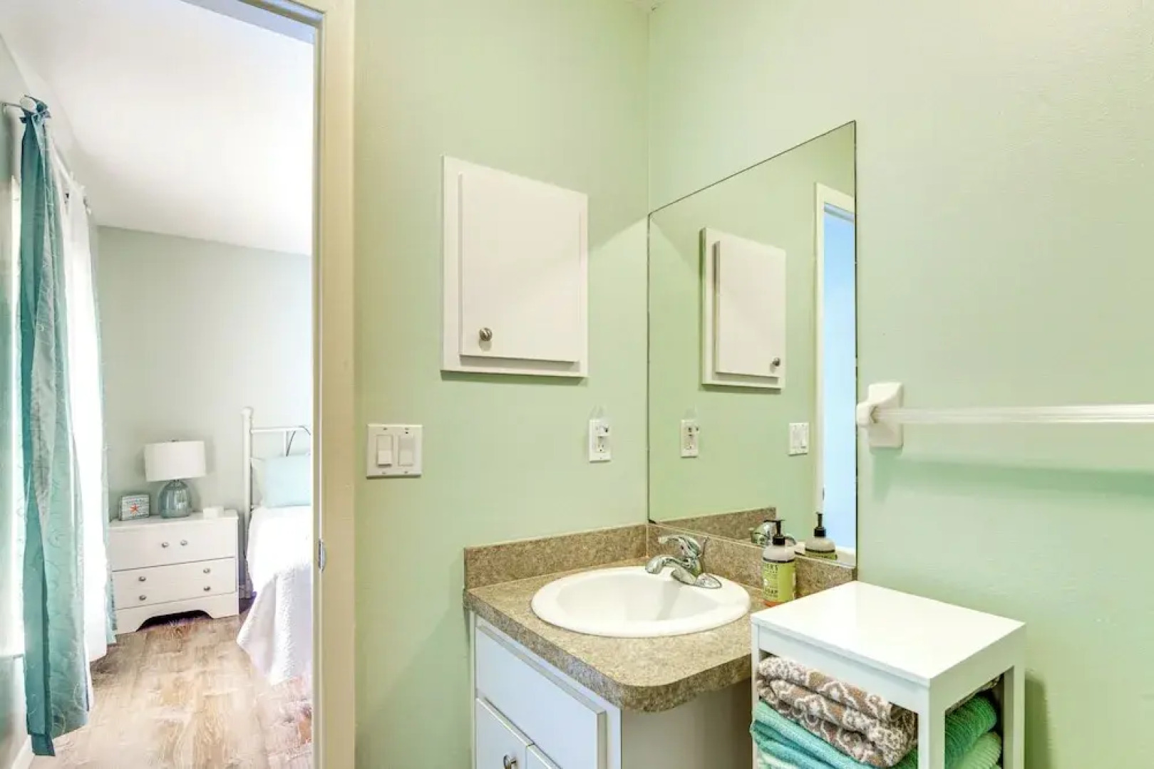 Home 7 Mi to Three Sisters & Hunter Springs