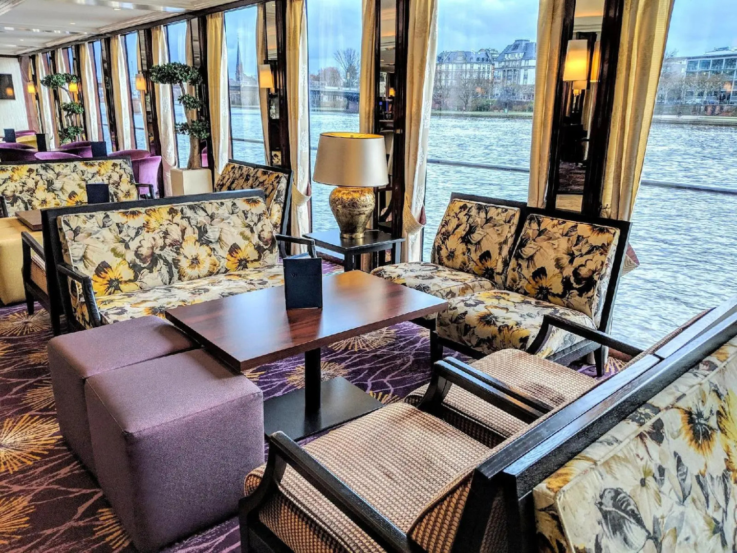 Select MS Charles Dickens - Neuss