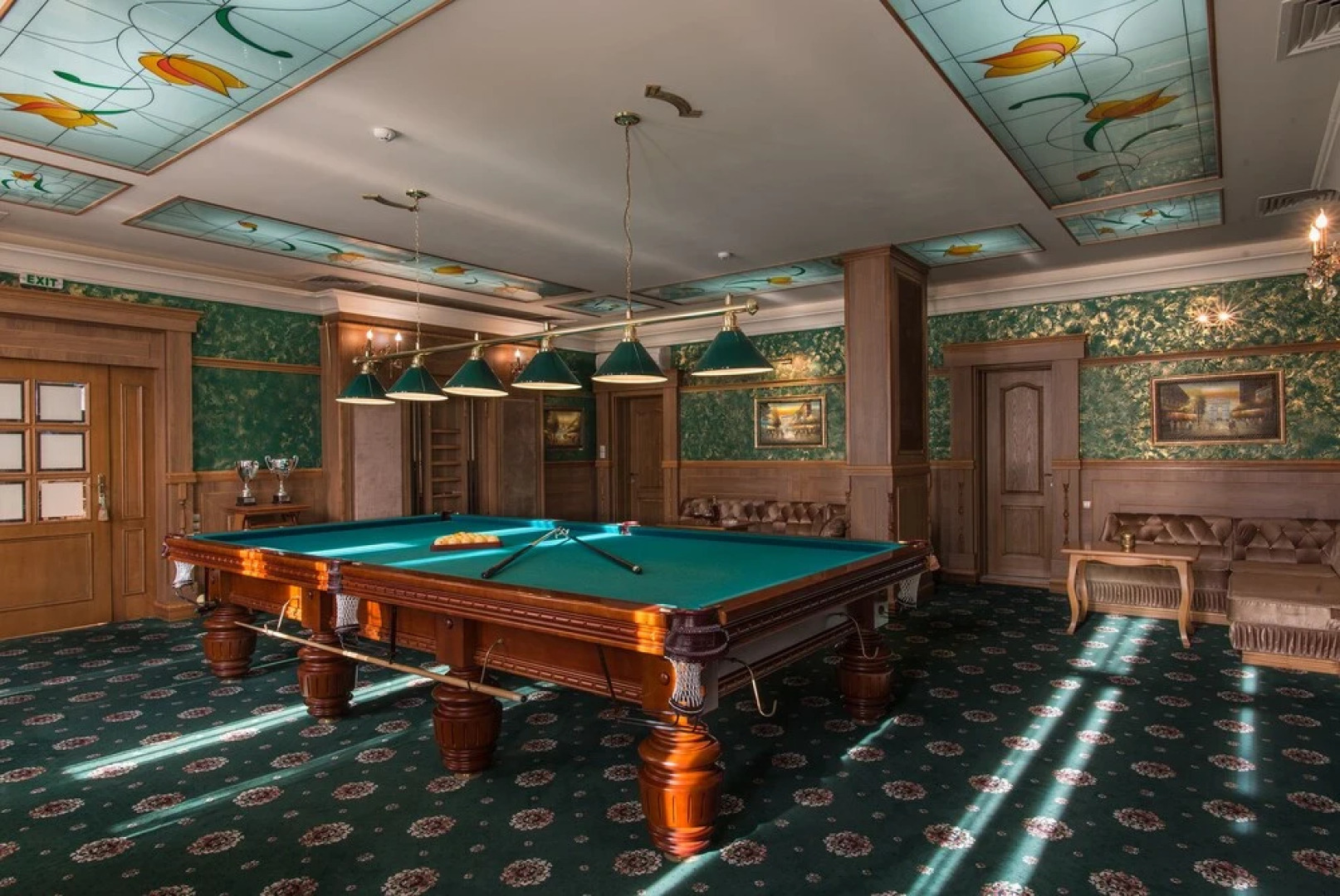 Esteban Apartcomplex