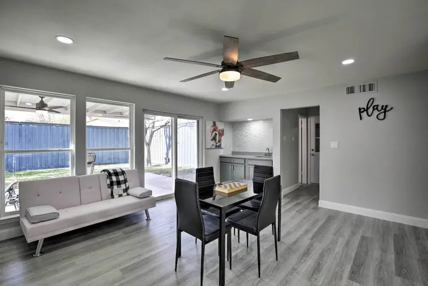 17 Mi to Dallas: Richardson Home w/ Hot Tub