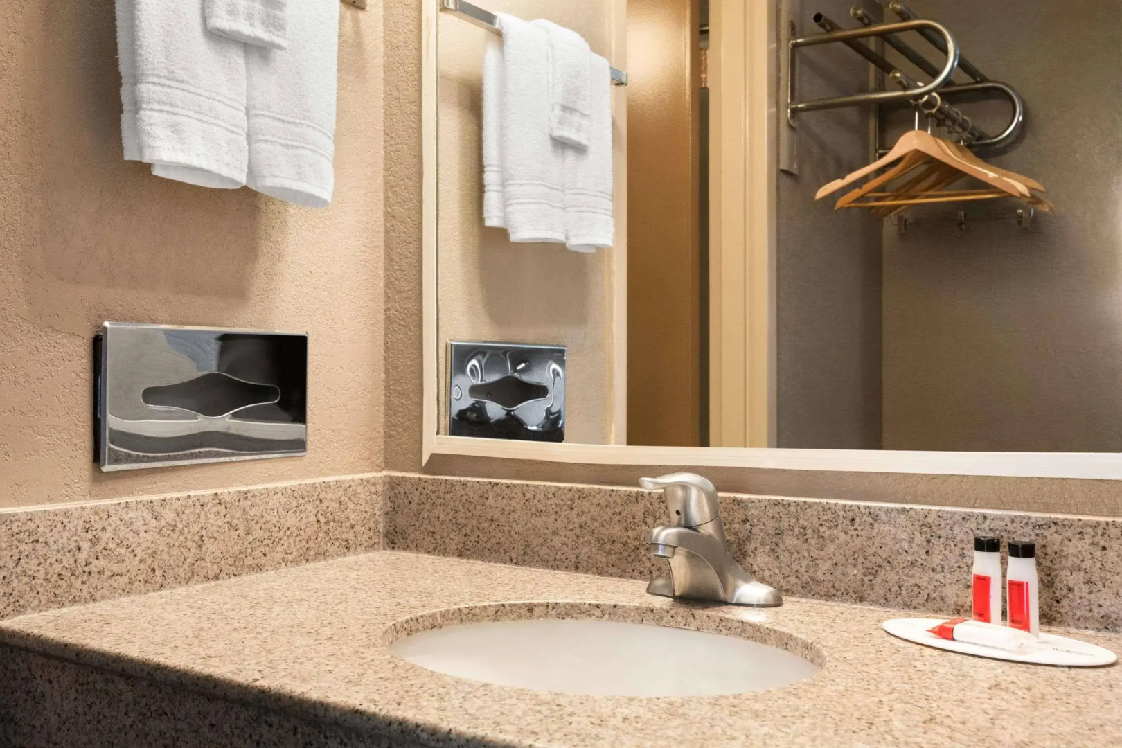 Days Inn Cleveland Willoughby