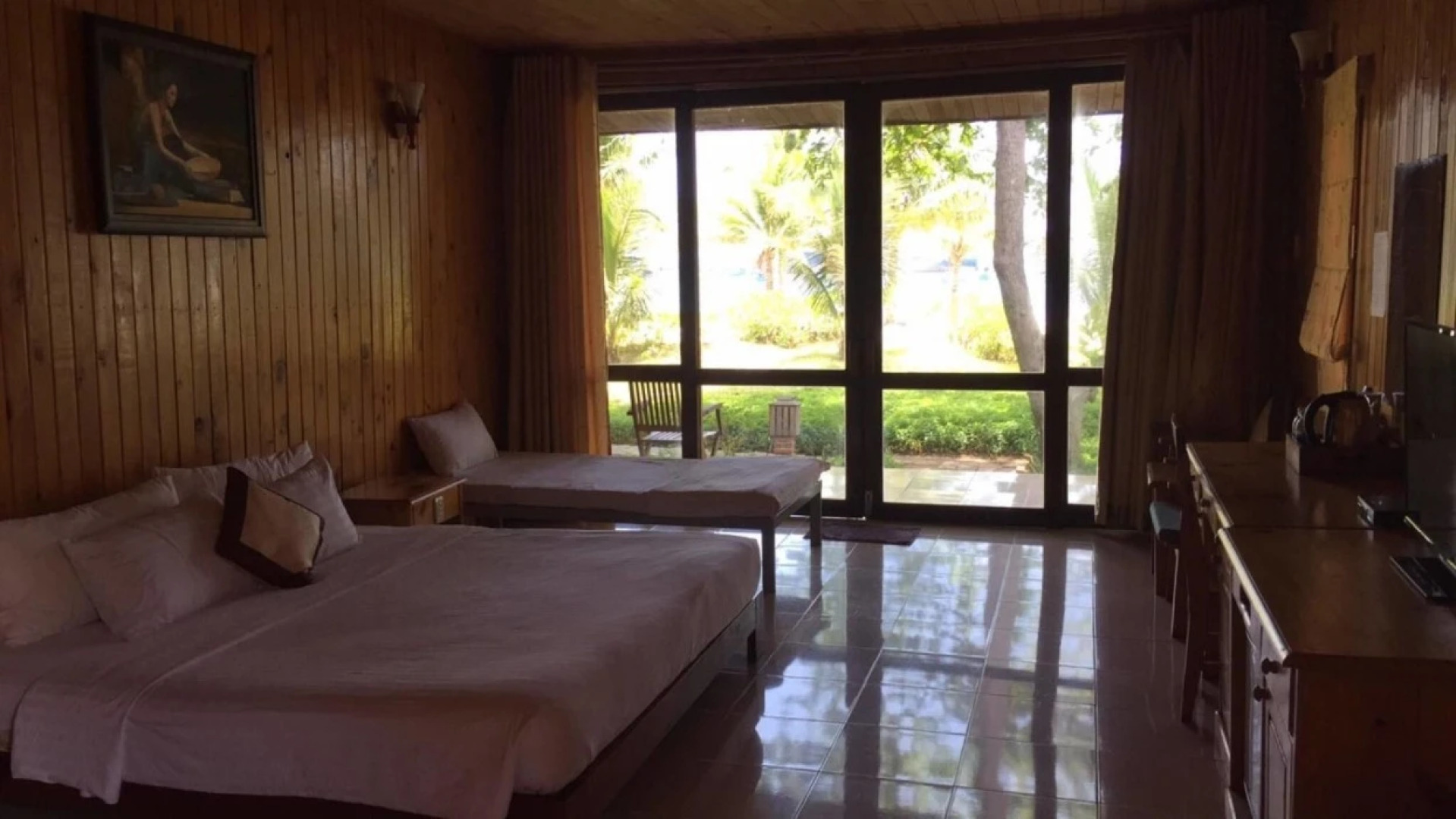 Tan Son Nhat Con Dao Resort