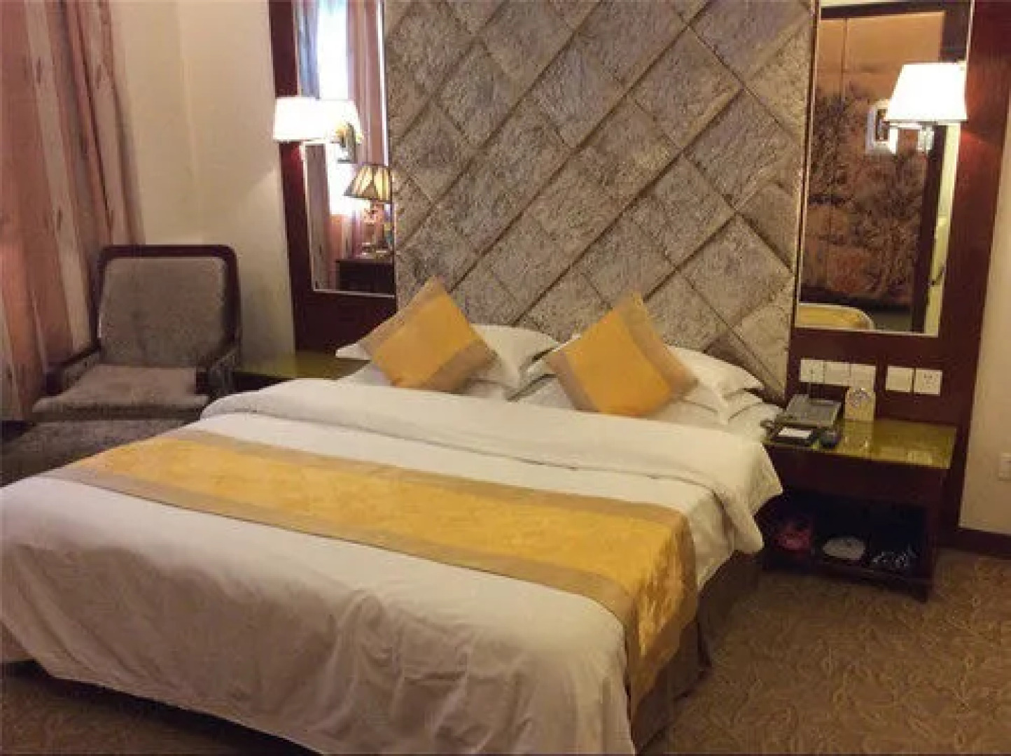 Sunny Hotel - Xinyang