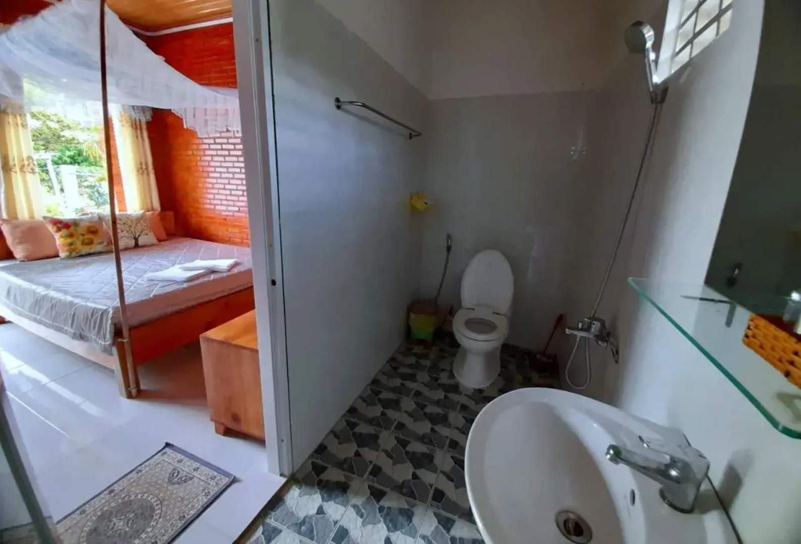 Cattien Backpackers Hostel