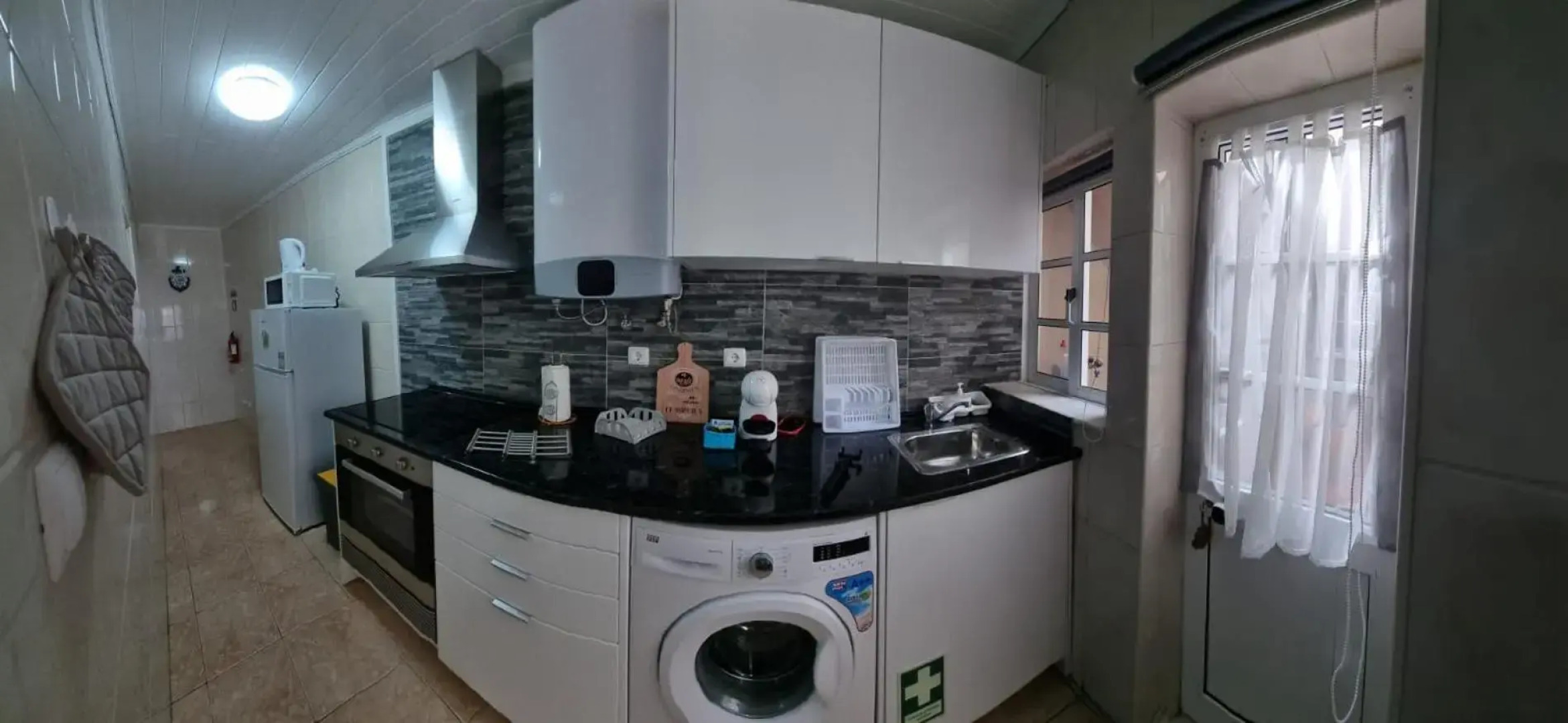 "Apartamentos do Farol" com vista para o mar