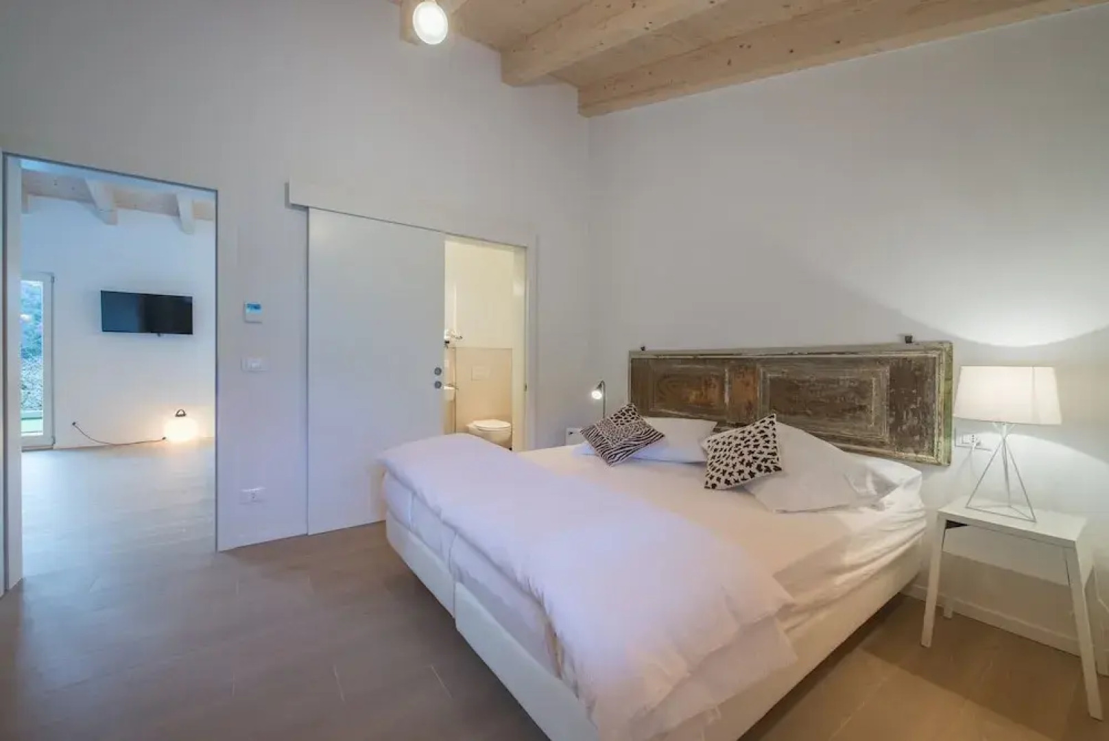 La Gazza Ladra Apartments