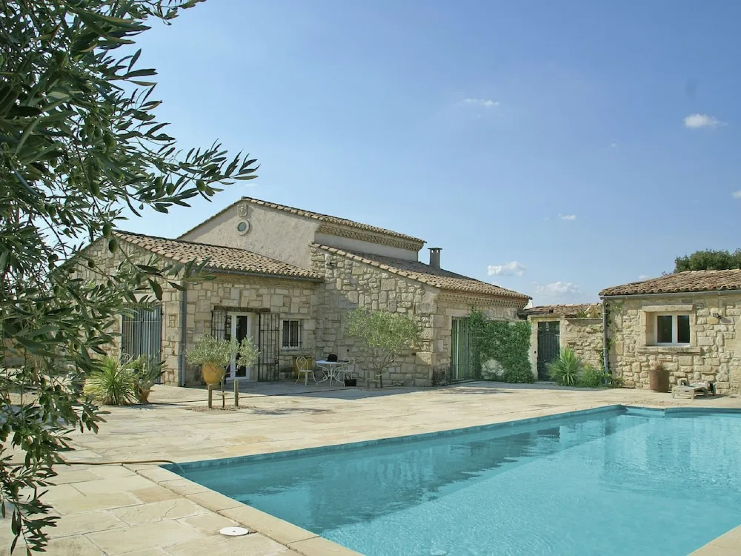 Welcoming Villa with Private Pool in Montfrin