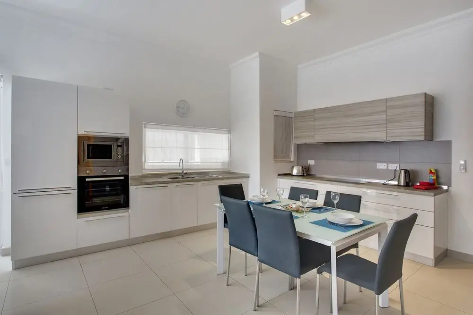 Luxury Apartment IN Fort Cambridge With Pool