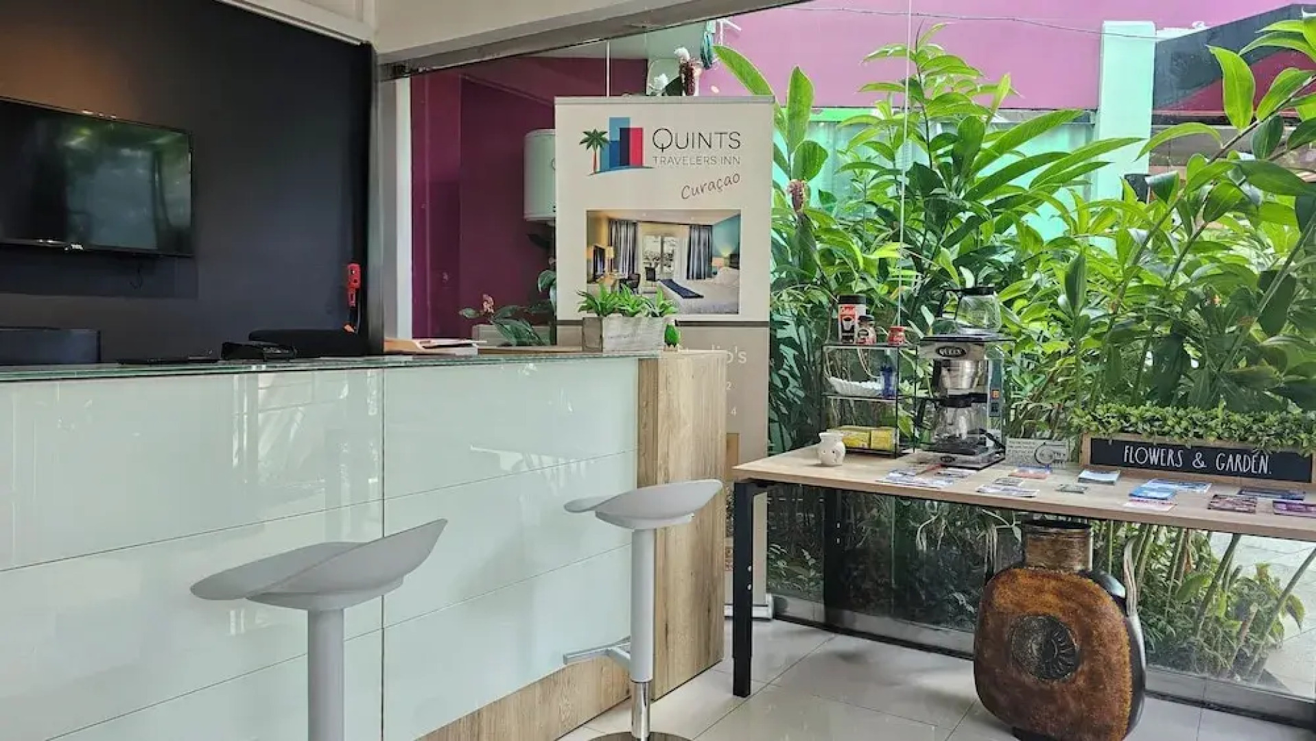 Quint's Travelers Inn