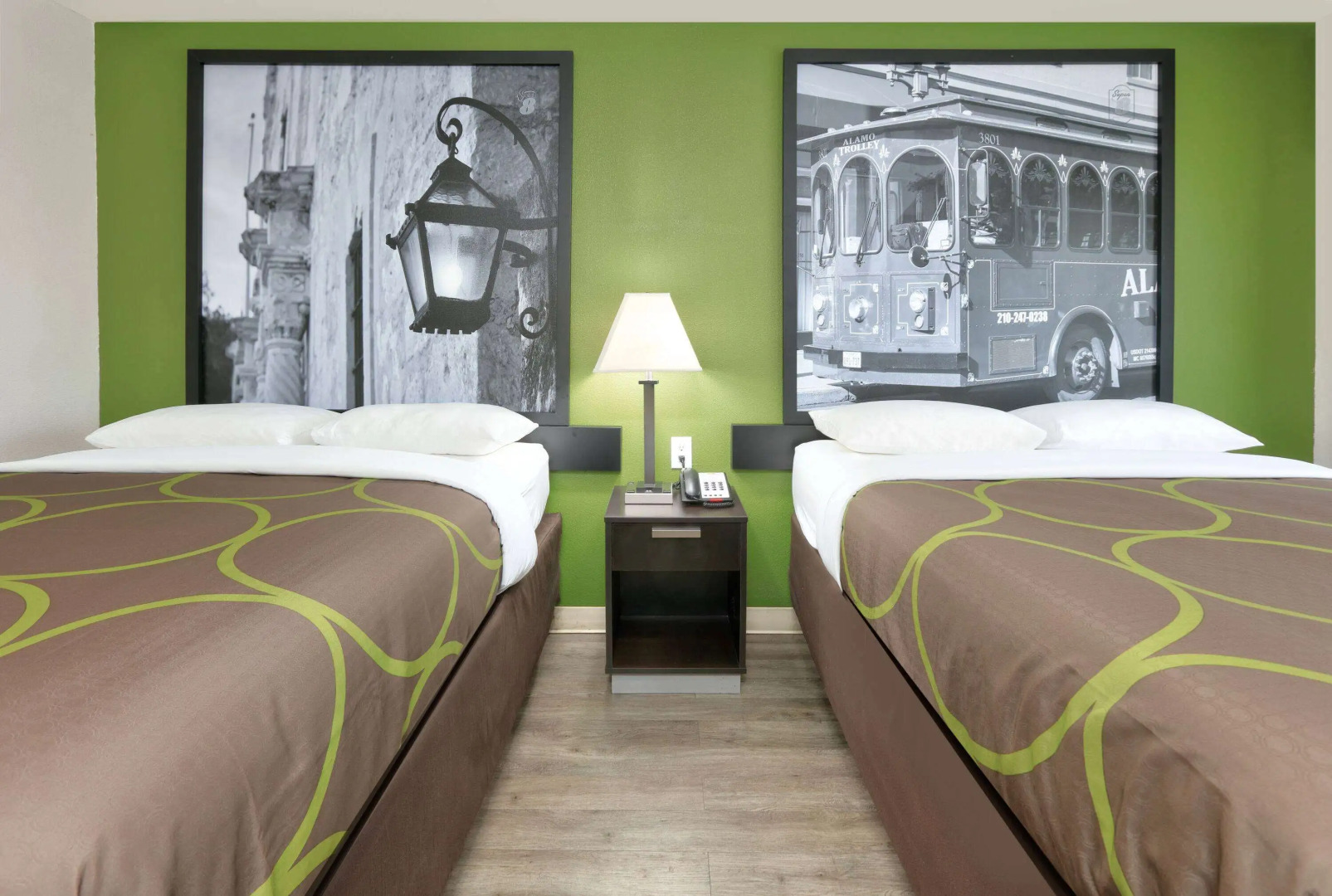 Super 8 by Wyndham Palestine