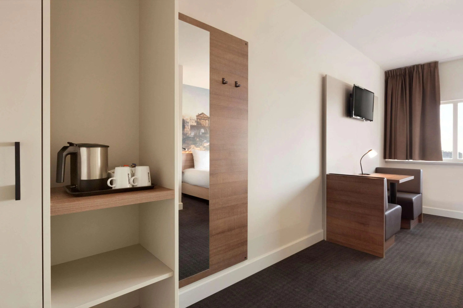 Rotterdam Teleport Hotel