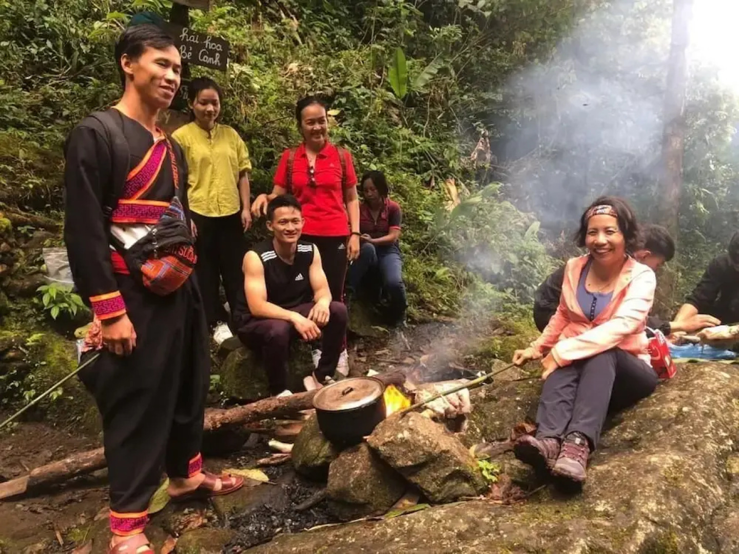 Frontier Hostel & Tours